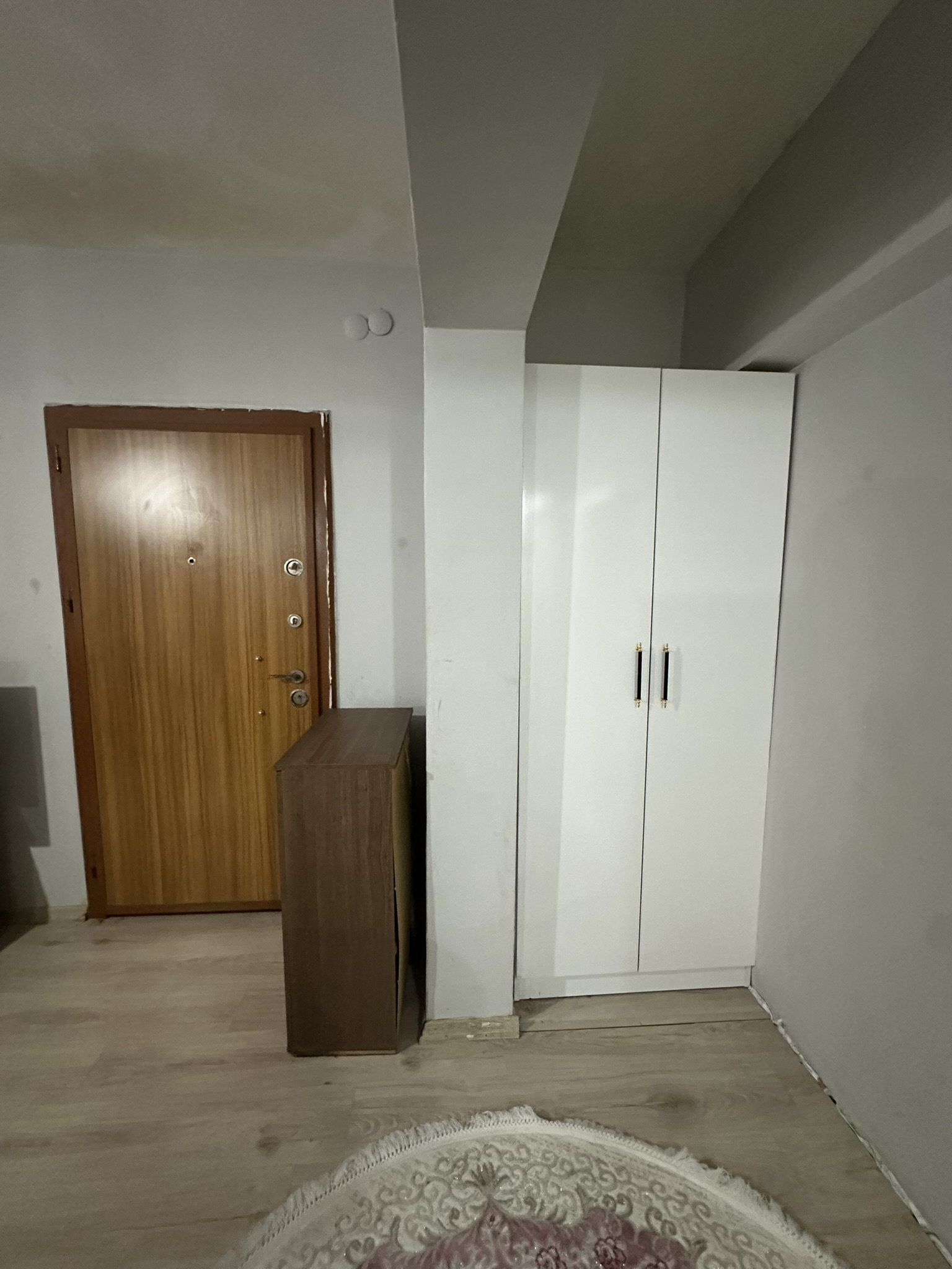 MABEL'DEN HACI HÜSEYİN MAH. MERKEZİ KONUM EŞYALI KİRALIK DAİRE