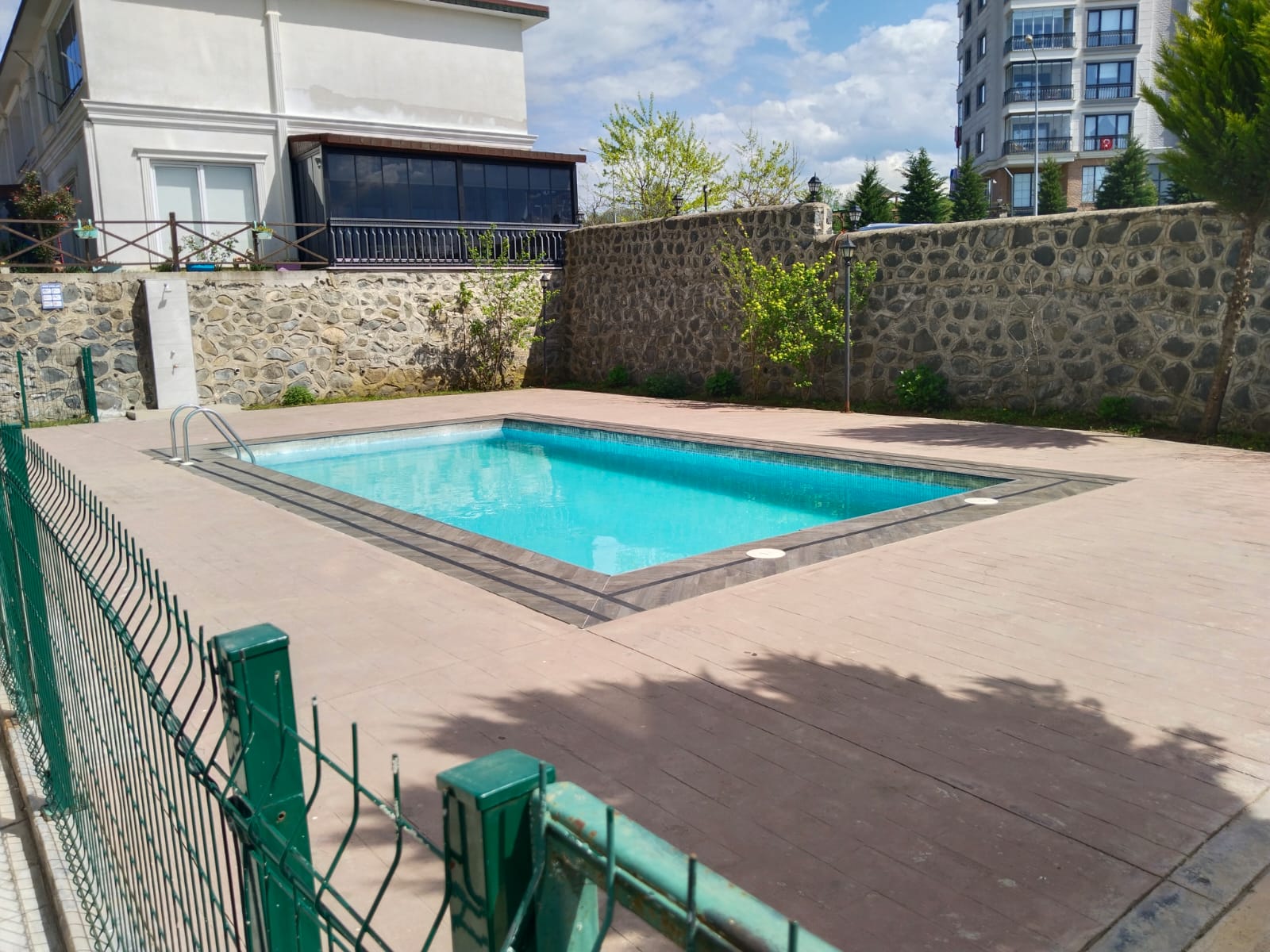 KARŞIYAKA MAH. ÖZVATAN SİTESİ 4+1 SATILIK DAİRE