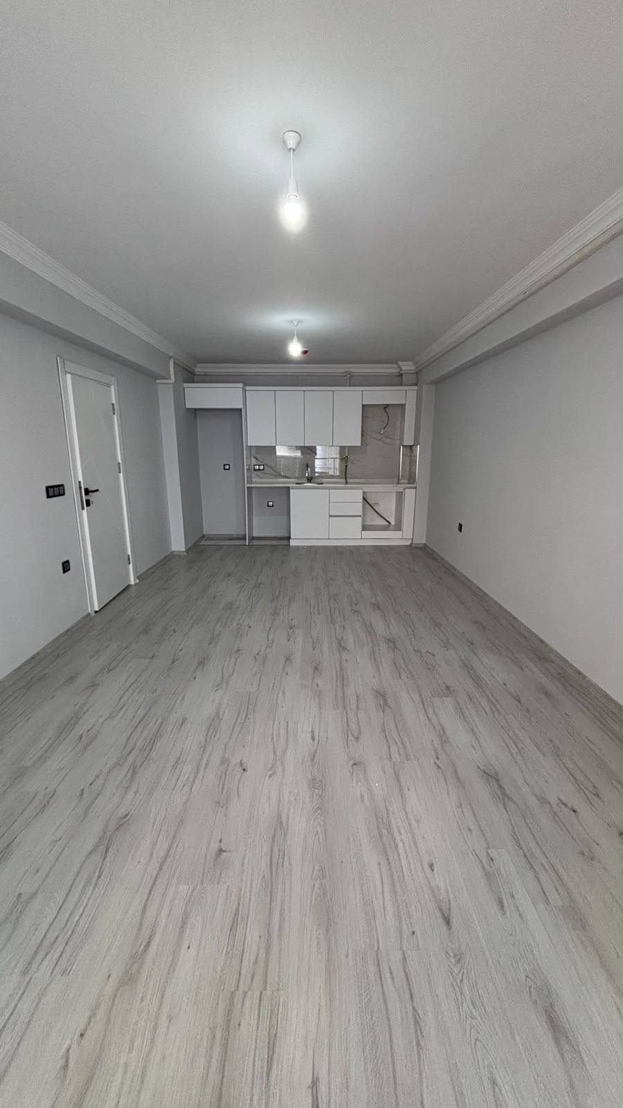 TEYYAREDÜZÜNDE KAPALI OTOPARKLI KİRALIK 1+1