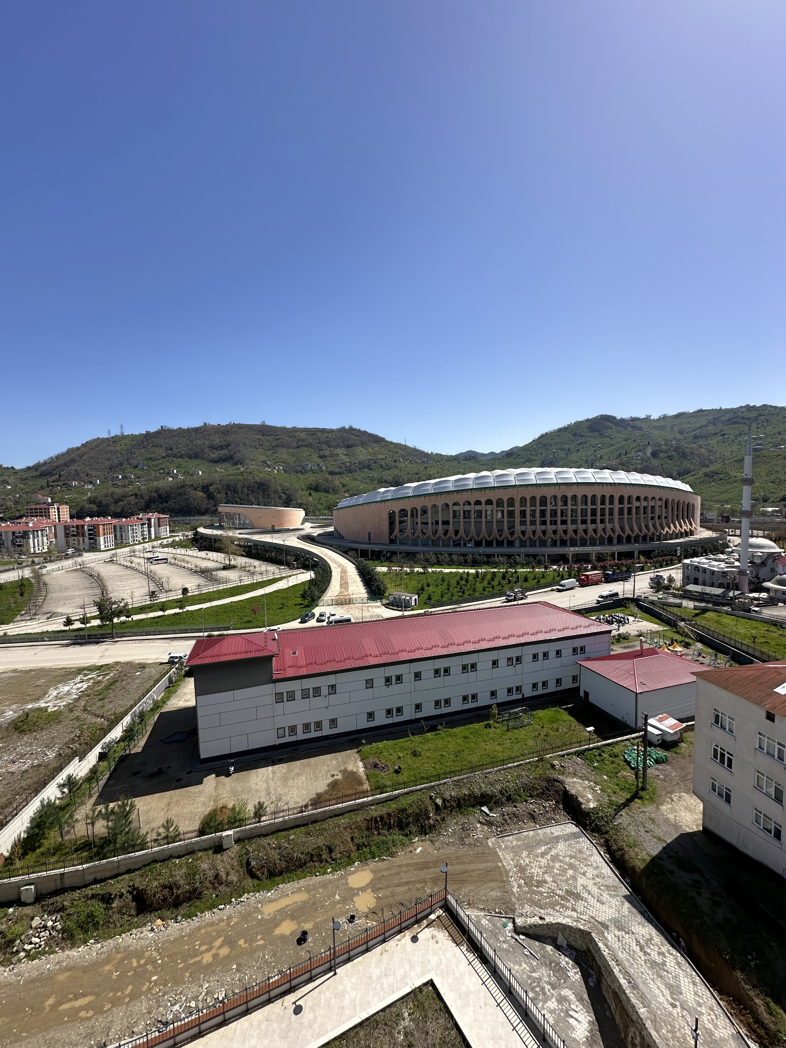 STADİUM CADDE EVLERİ A BLOK D.17 3+1 KİRALIK