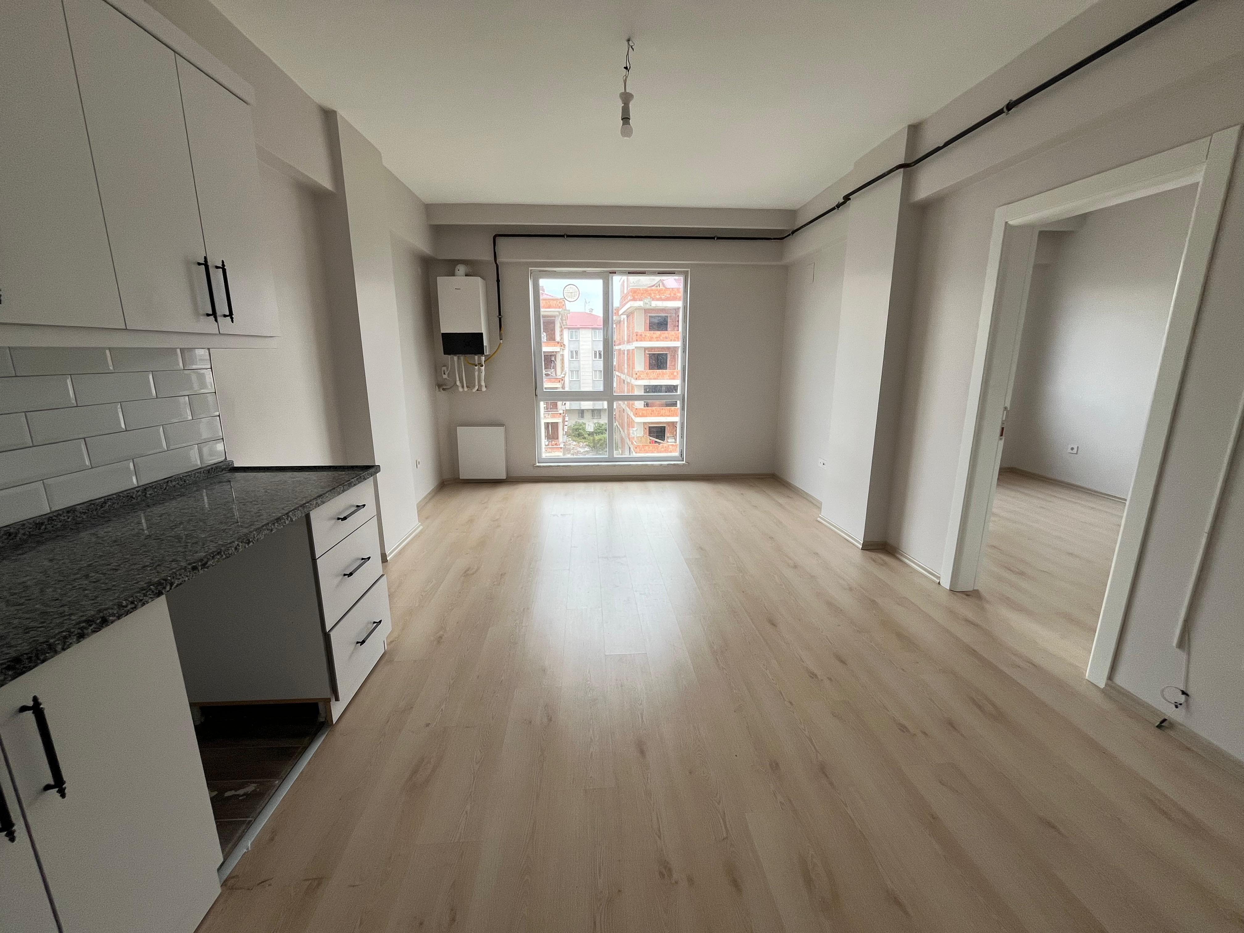 CUMHURİYET MAHALLESİ E-BEBEK KARŞISI SATILIK 1+1 DAİRE