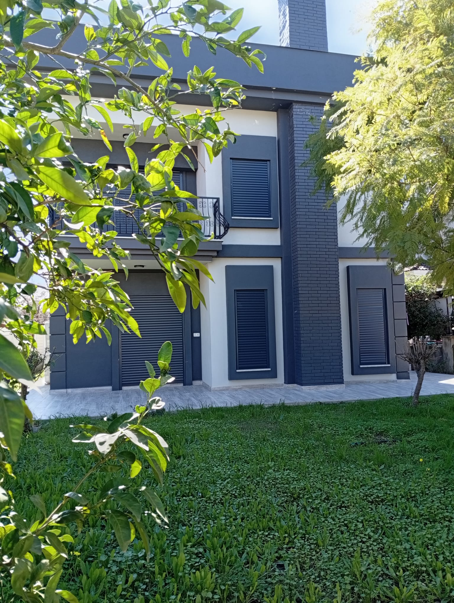 MARMARİSİN  VİLLALAR BÖLGESİ ÇAMDİBİ MAHALLESİNDE KIRALIK 5+1 MÜSTAKİL BOŞ VILLA