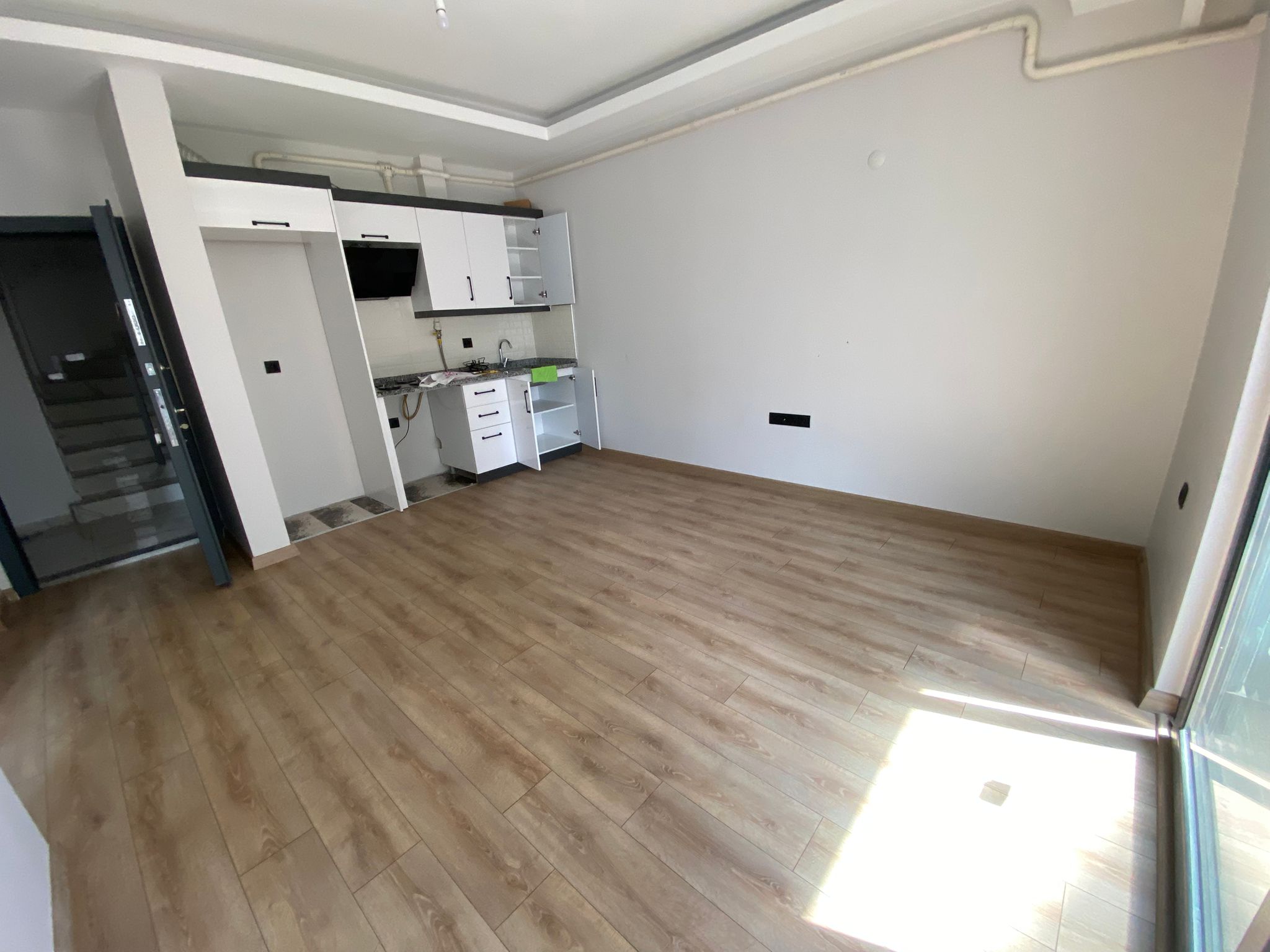 MABEL GAYRİMENKUL'DEN CUMHURİYETTE 1+1 GENİŞ GÜZEL SATILIK DAİRE