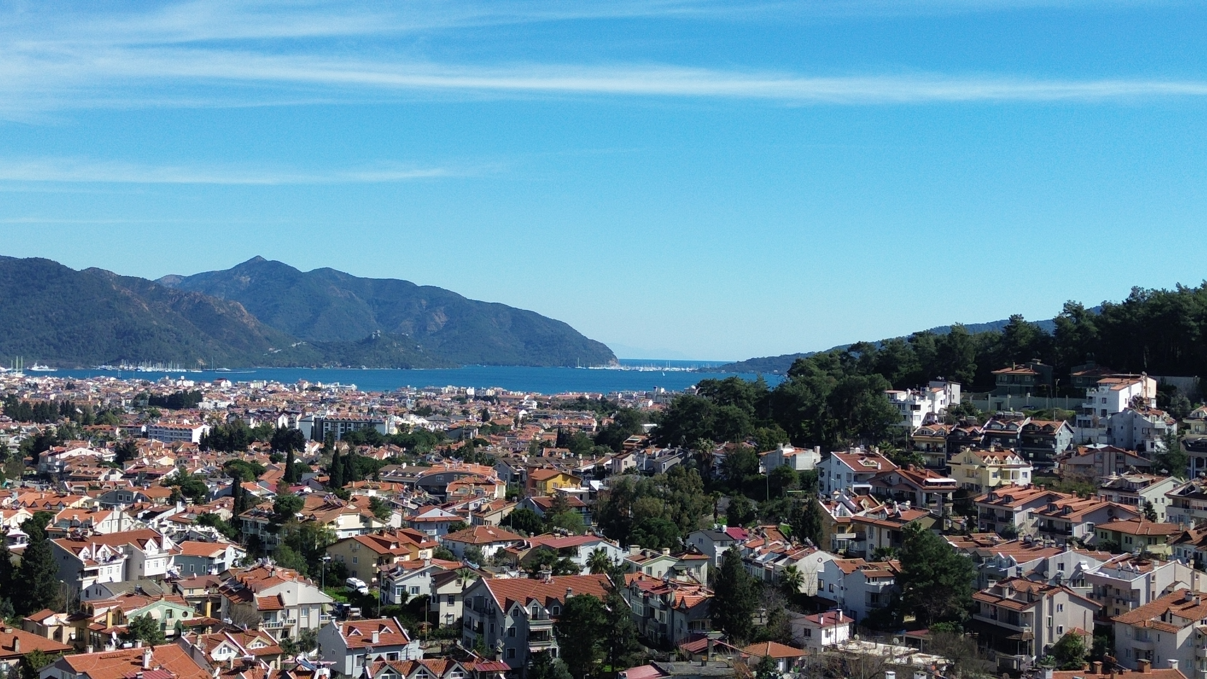 MARMARİS ARMUATALAN'DA DENİZ MANZARALI 431M2 SATILIK ARSA