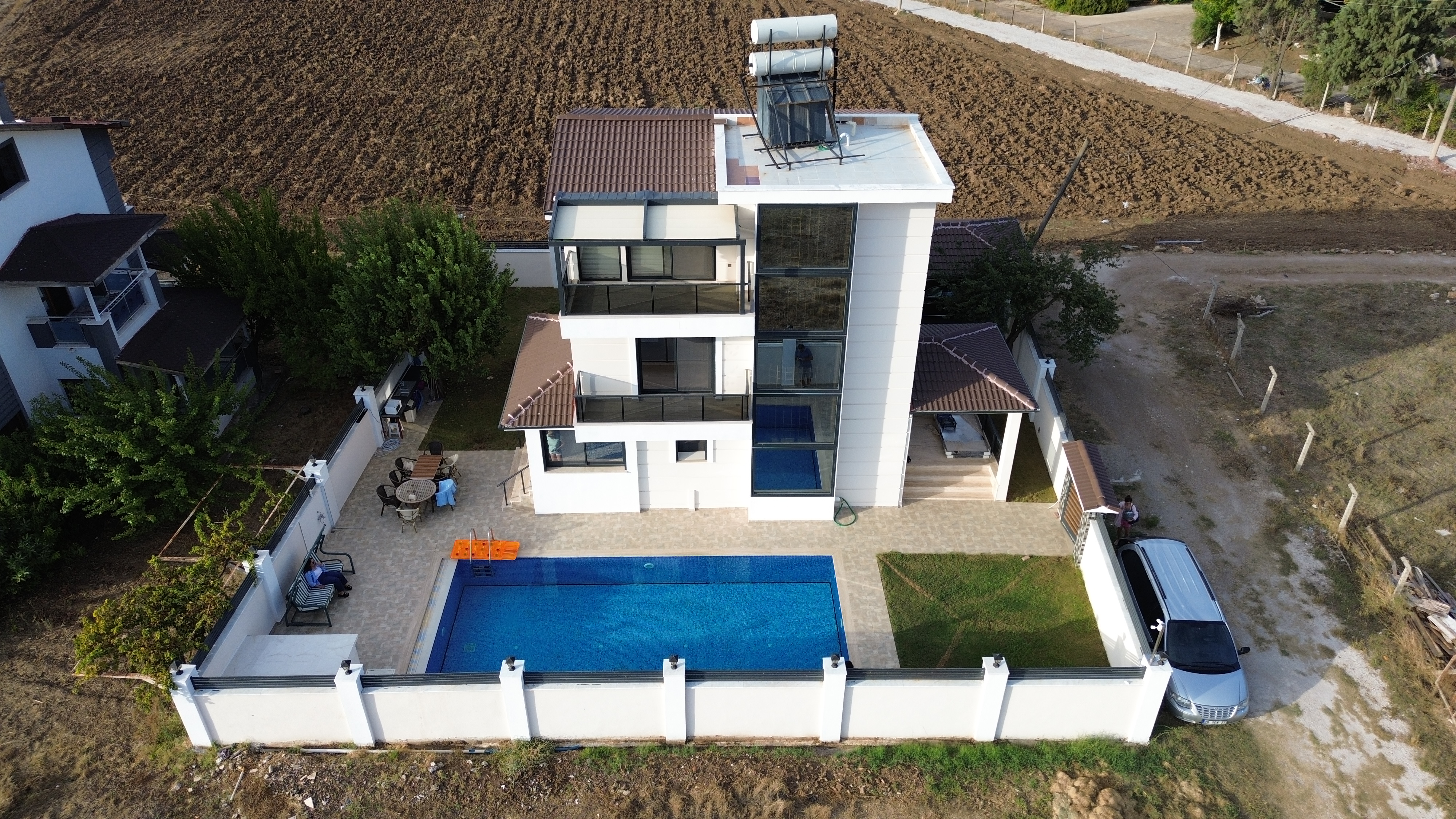 MARMARİS DEĞİRMENYANINDA, 441M2 ARSA İÇİNDE,  ÖZEL OTOPARKLI,  HAVUZLU TAM MÜSTAKİL 4+1 VİLLA