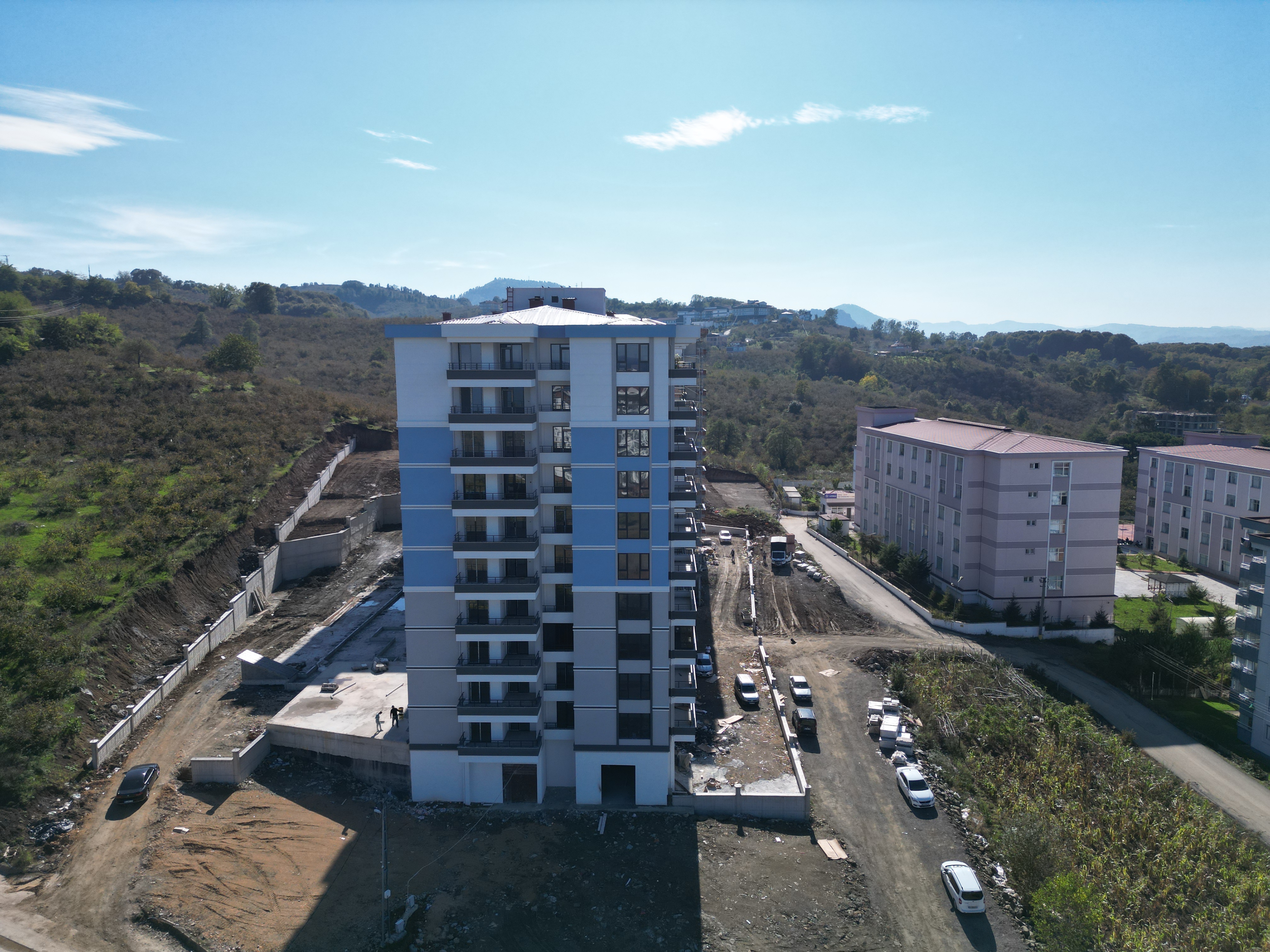 GÖLEVİ BATIPARK KARŞISI DENİZ,SAHİL,PLAJ YANINDA 2+1 BAHÇE KATI