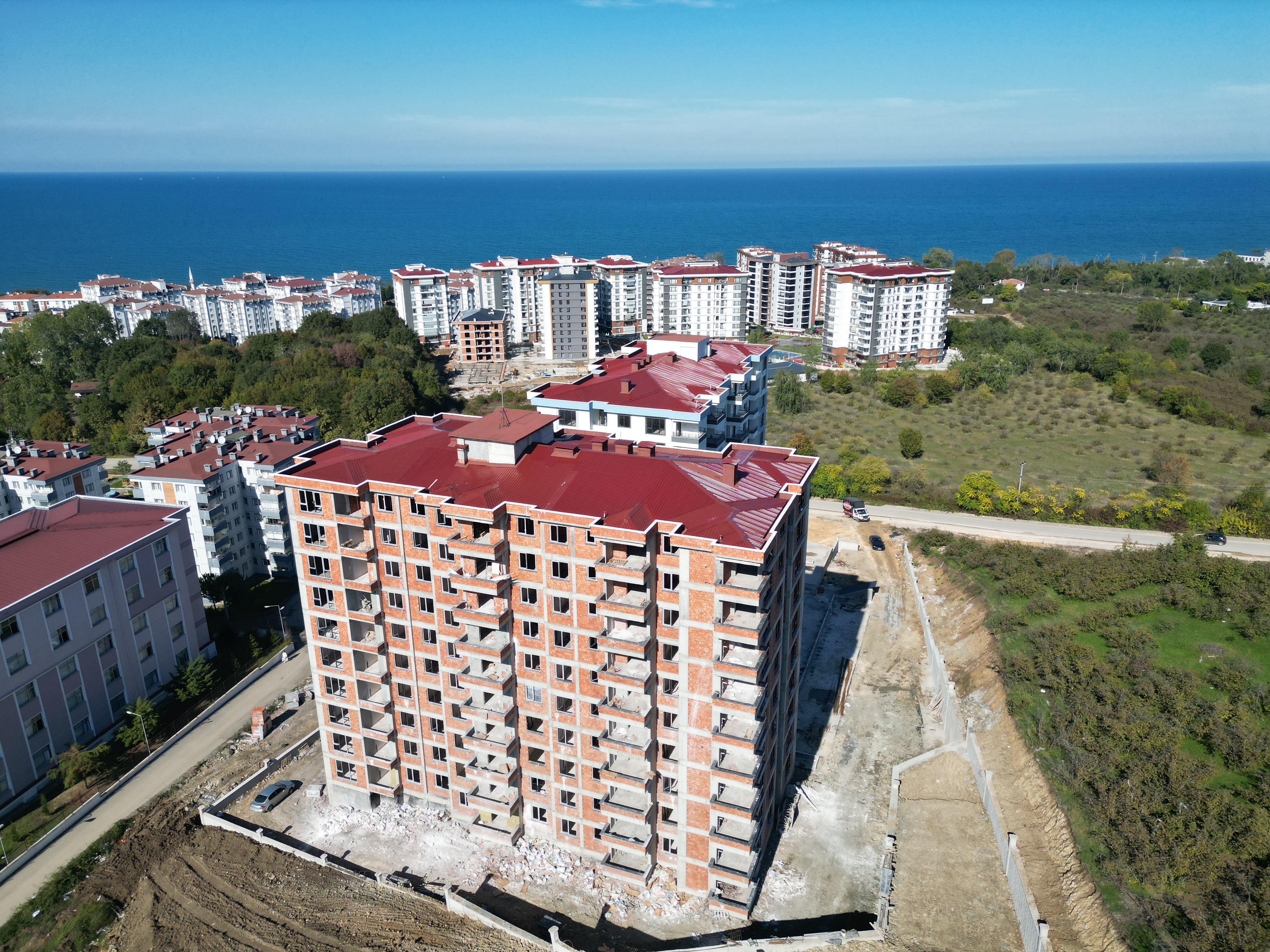 GÖLEVİ BATIPARK KARŞISI DENİZ,SAHİL,PLAJ YANINDA 2+1 BAHÇE KATI