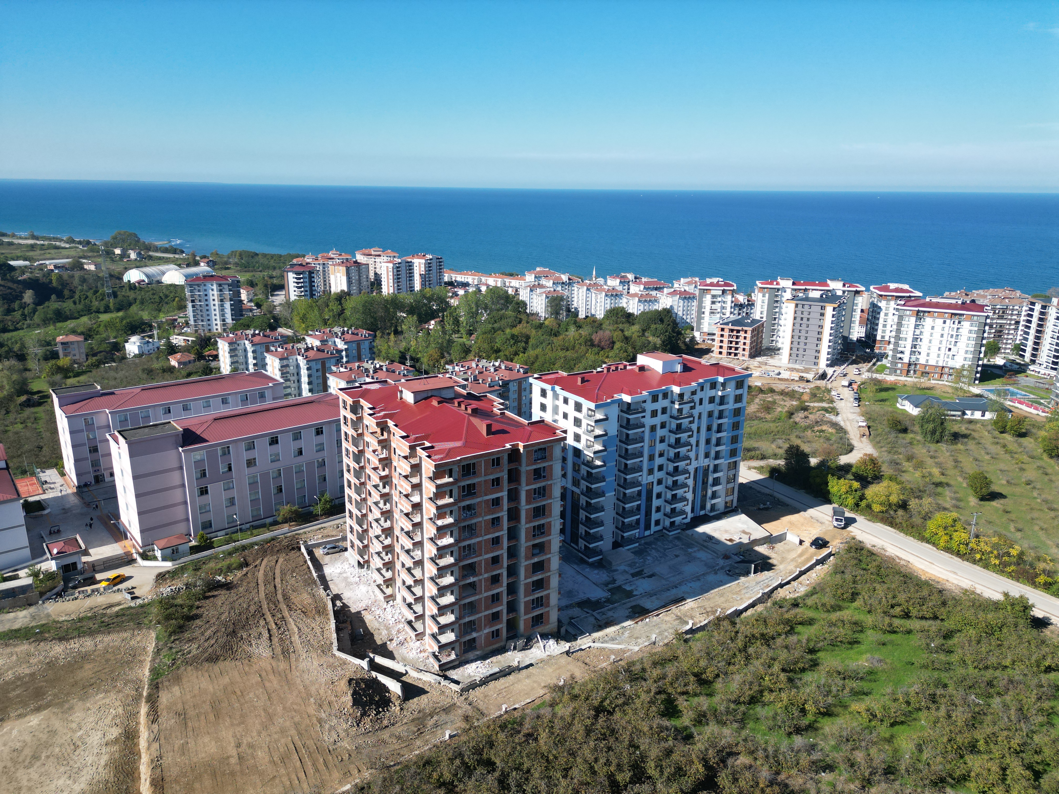 GÖLEVİ BATIPARK KARŞISI DENİZ,SAHİL,PLAJ YANINDA 2+1 BAHÇE KATI