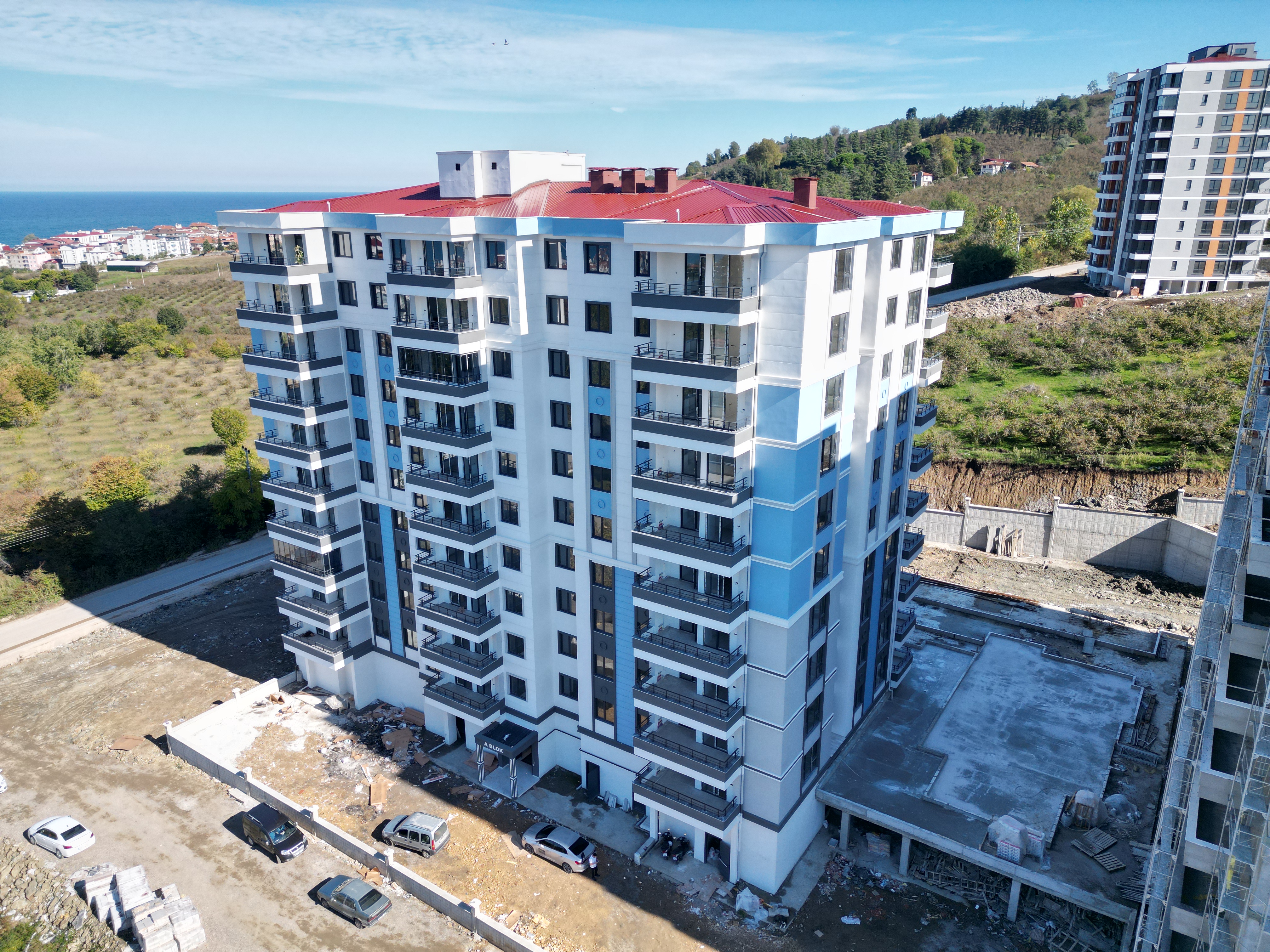 GÖLEVİ BATIPARK KARŞISI DENİZ,SAHİL,PLAJ YANINDA 2+1 BAHÇE KATI