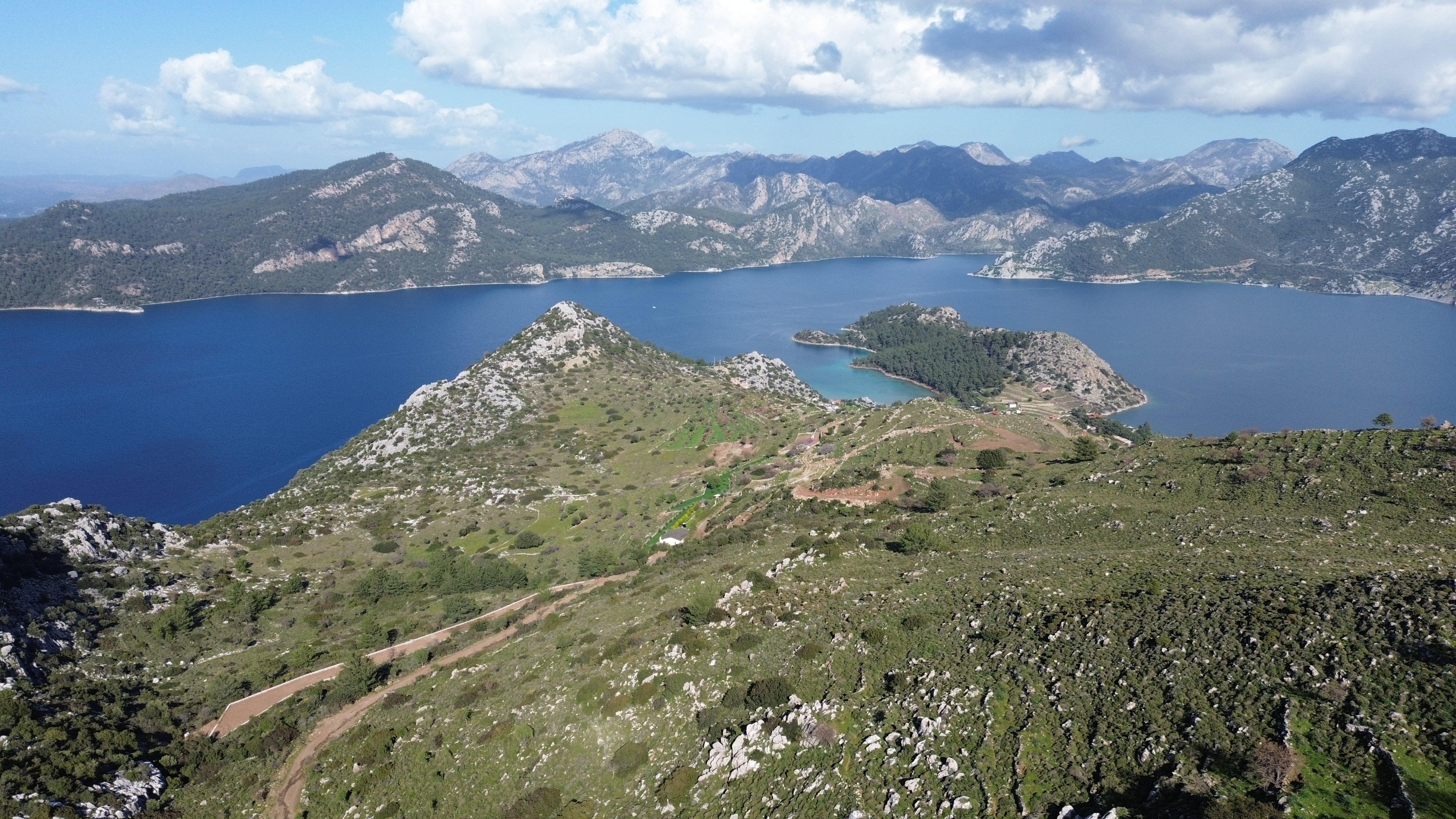 MABEL'den MARMARİS SELİMİYEDE SATILIK FUL DENİZ MANZARALI ARAZİ