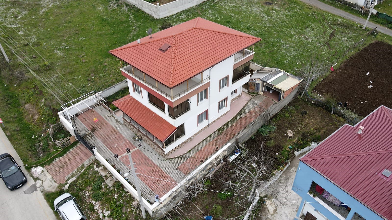 SAMSUN ATAKUM ÇAKIRLARDA DENİZ MANZARALI 3KATLI MÜSTAKİL VİLLA