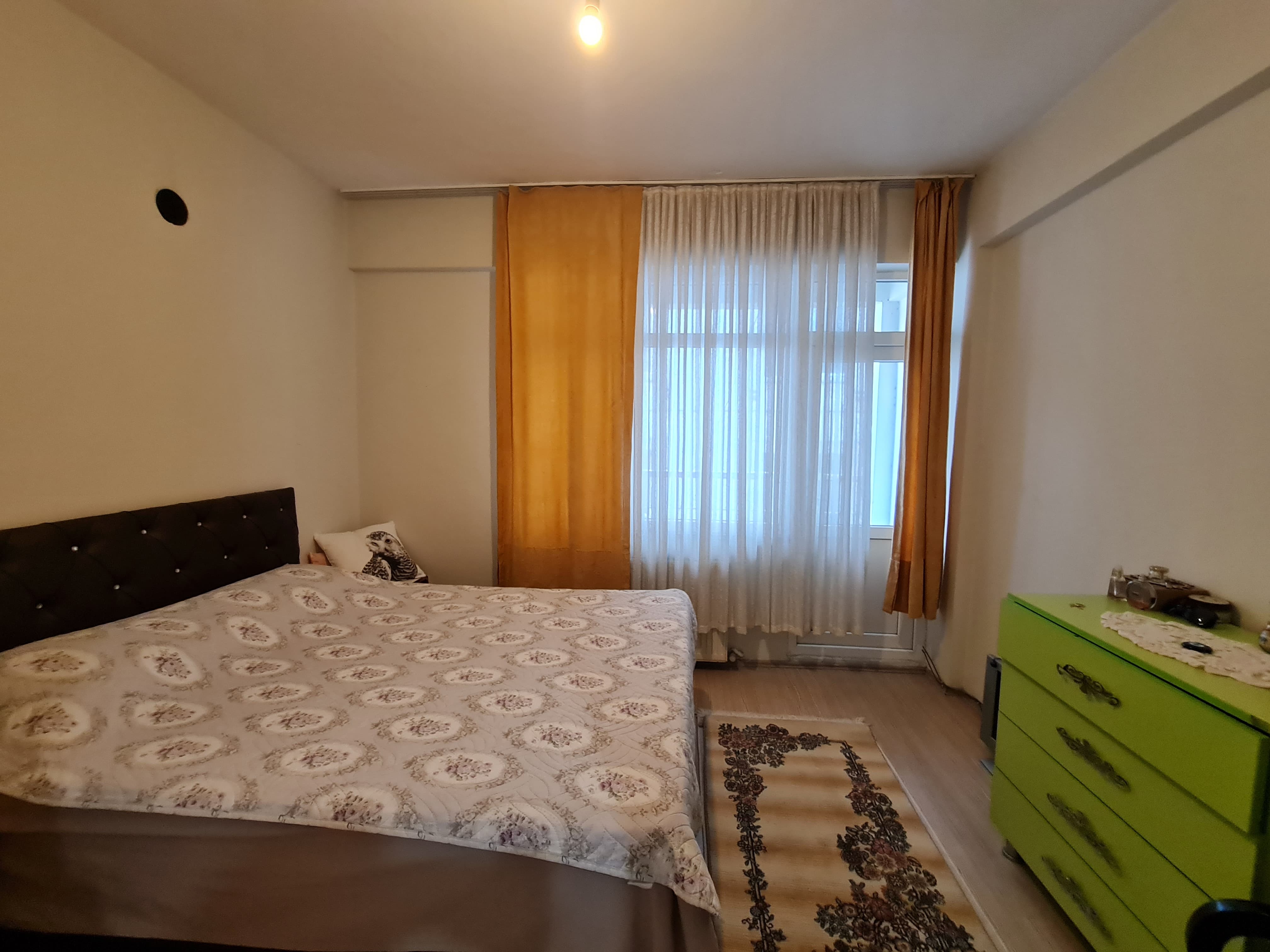 DUMLUPINAR'da SAHİLE 20 METRE MESAFEDE SATILIK 3+1