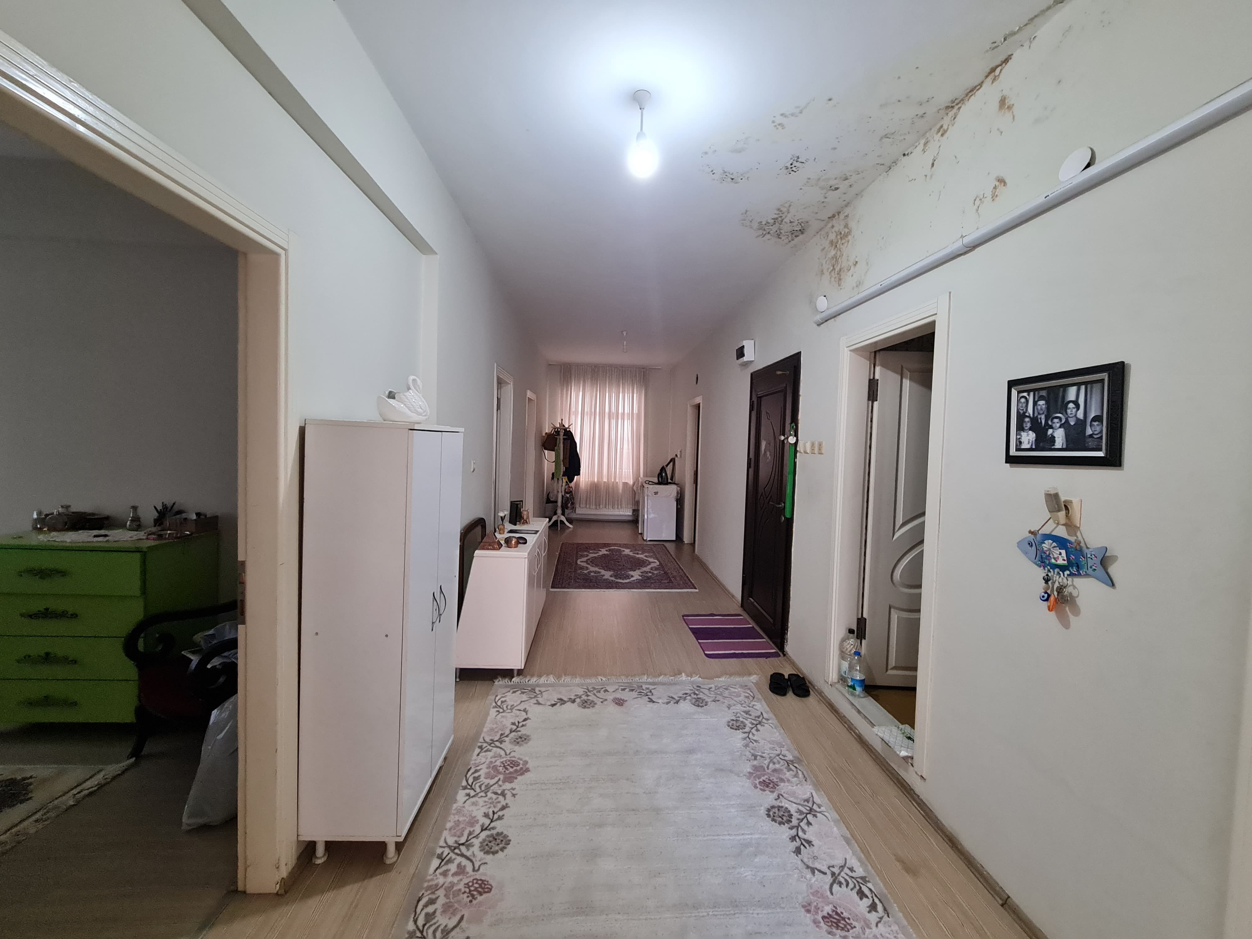 DUMLUPINAR'da SAHİLE 20 METRE MESAFEDE SATILIK 3+1