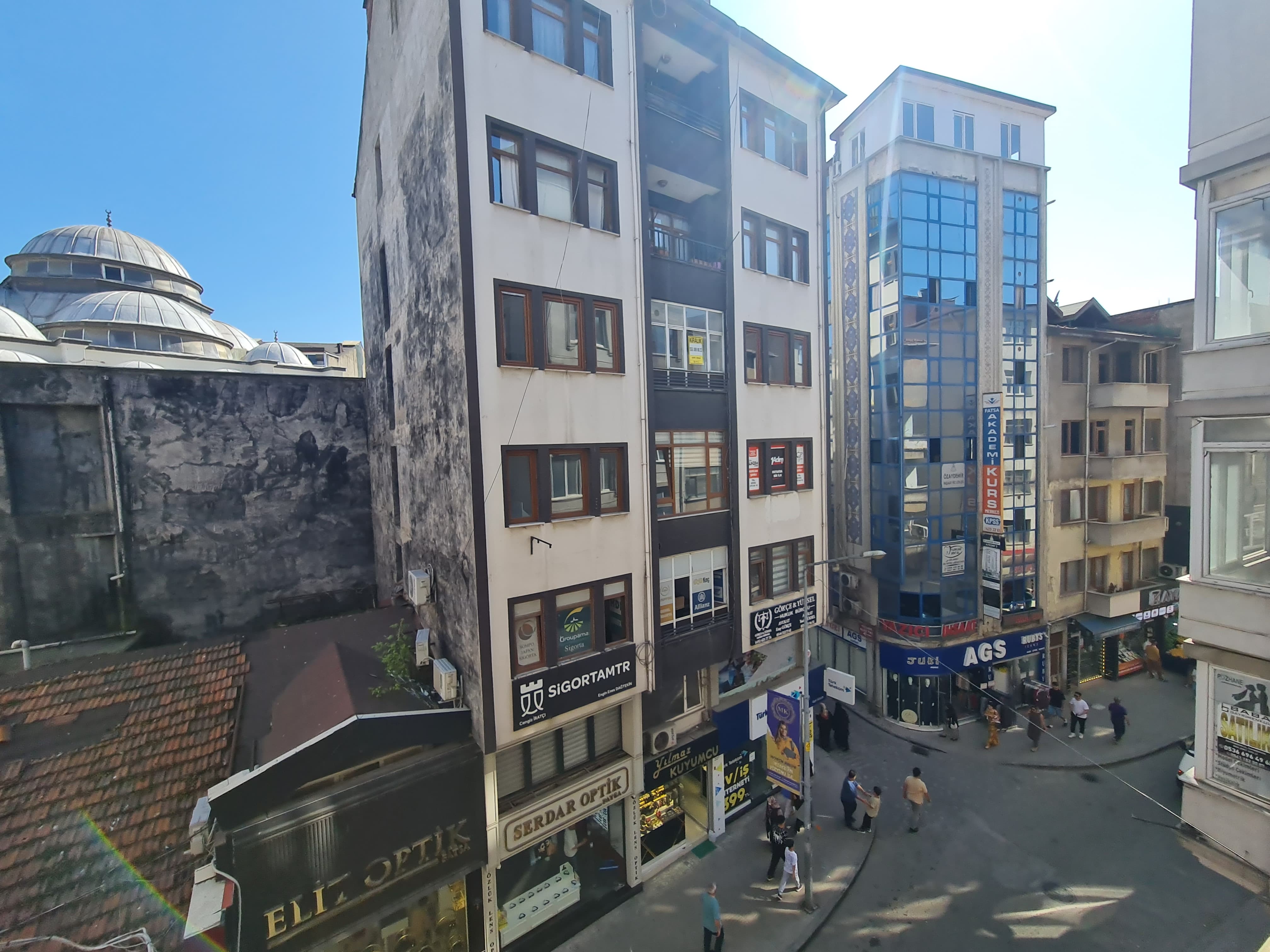 DUMLUPINAR'da SAHİLE 20 METRE MESAFEDE SATILIK 3+1