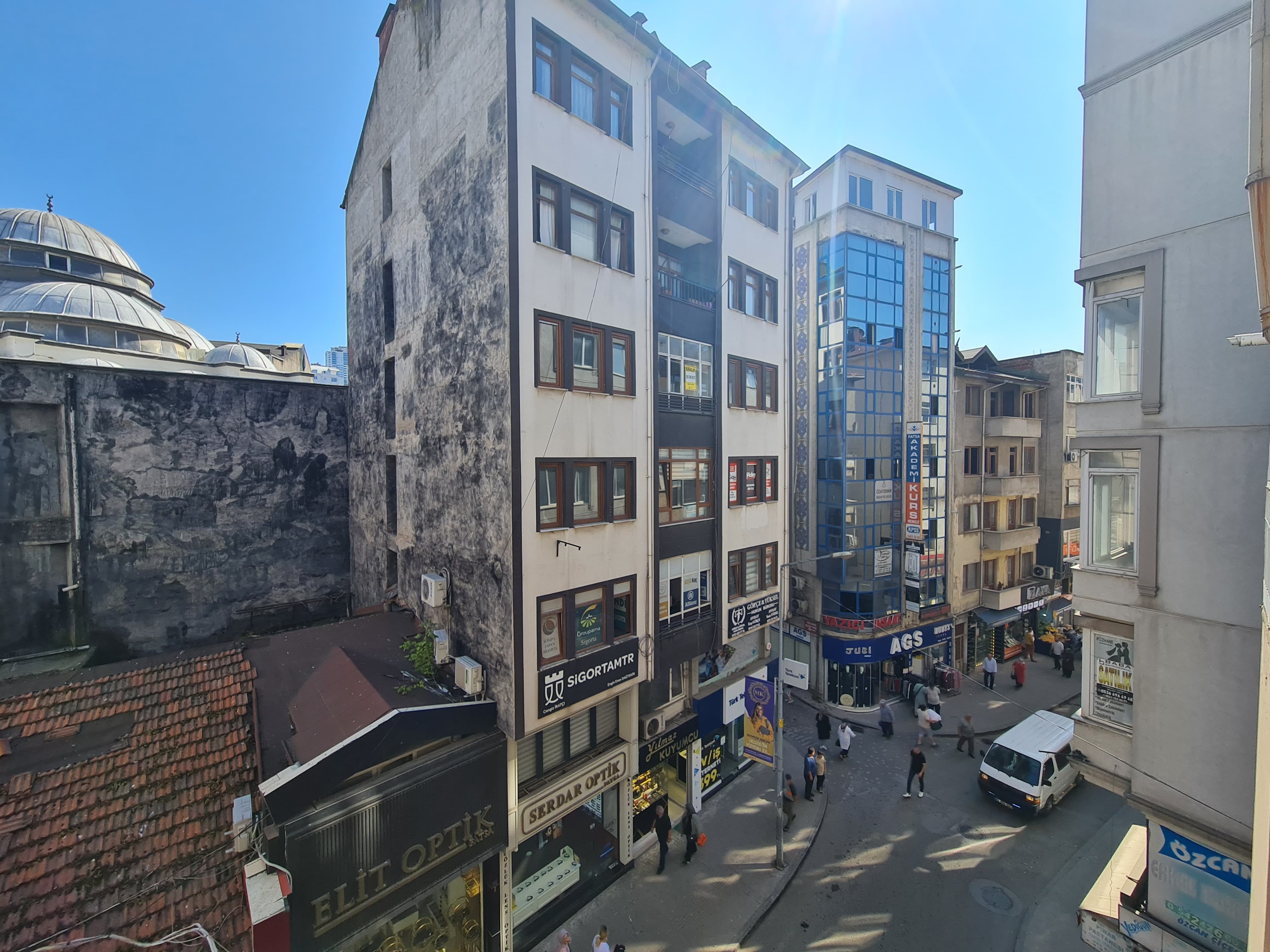 DUMLUPINAR'da SAHİLE 20 METRE MESAFEDE SATILIK 3+1