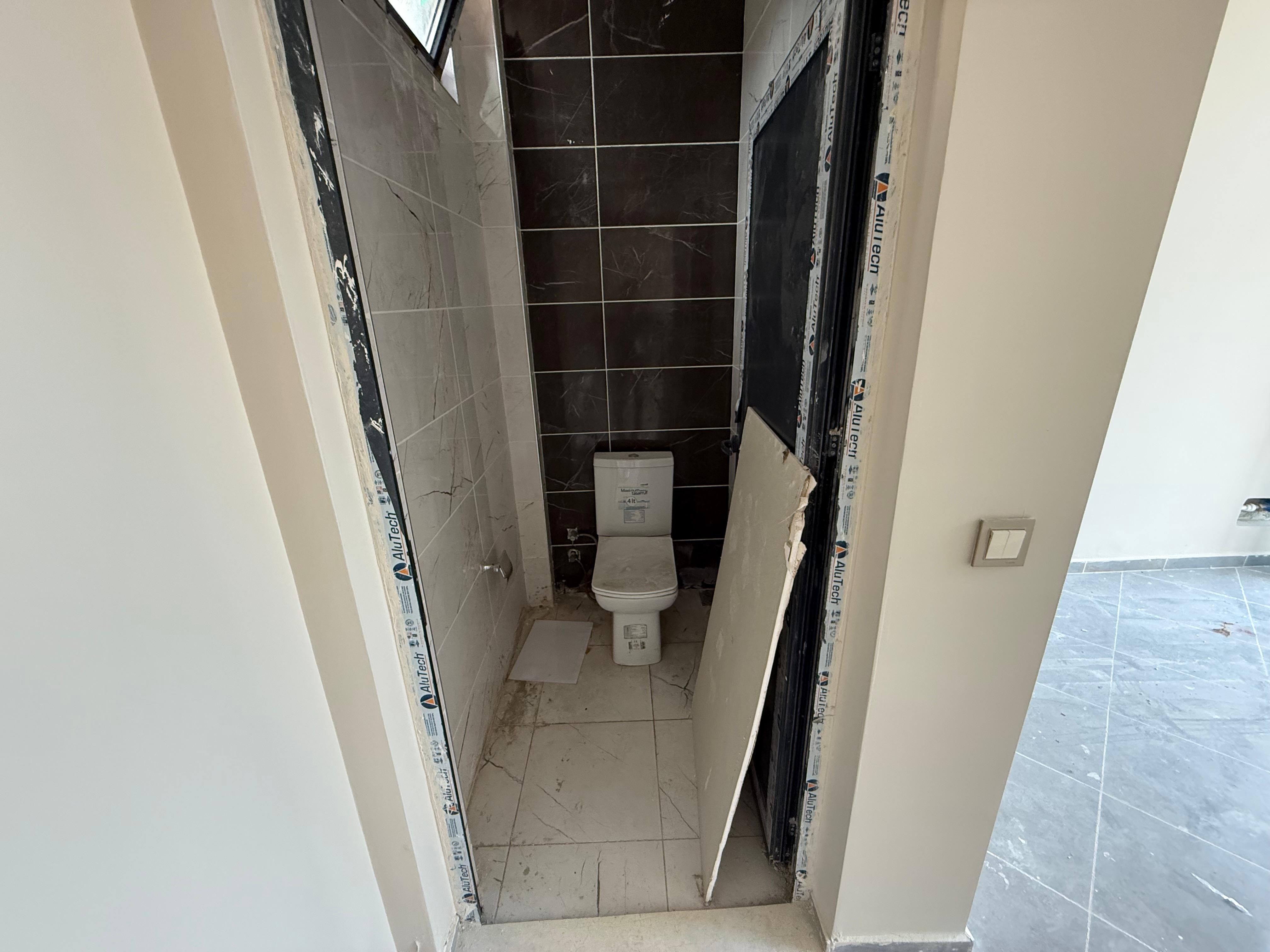 Cumhuriyet Mah. Öğretmenevi Karşısında Kiralık işyeri/Dükkan