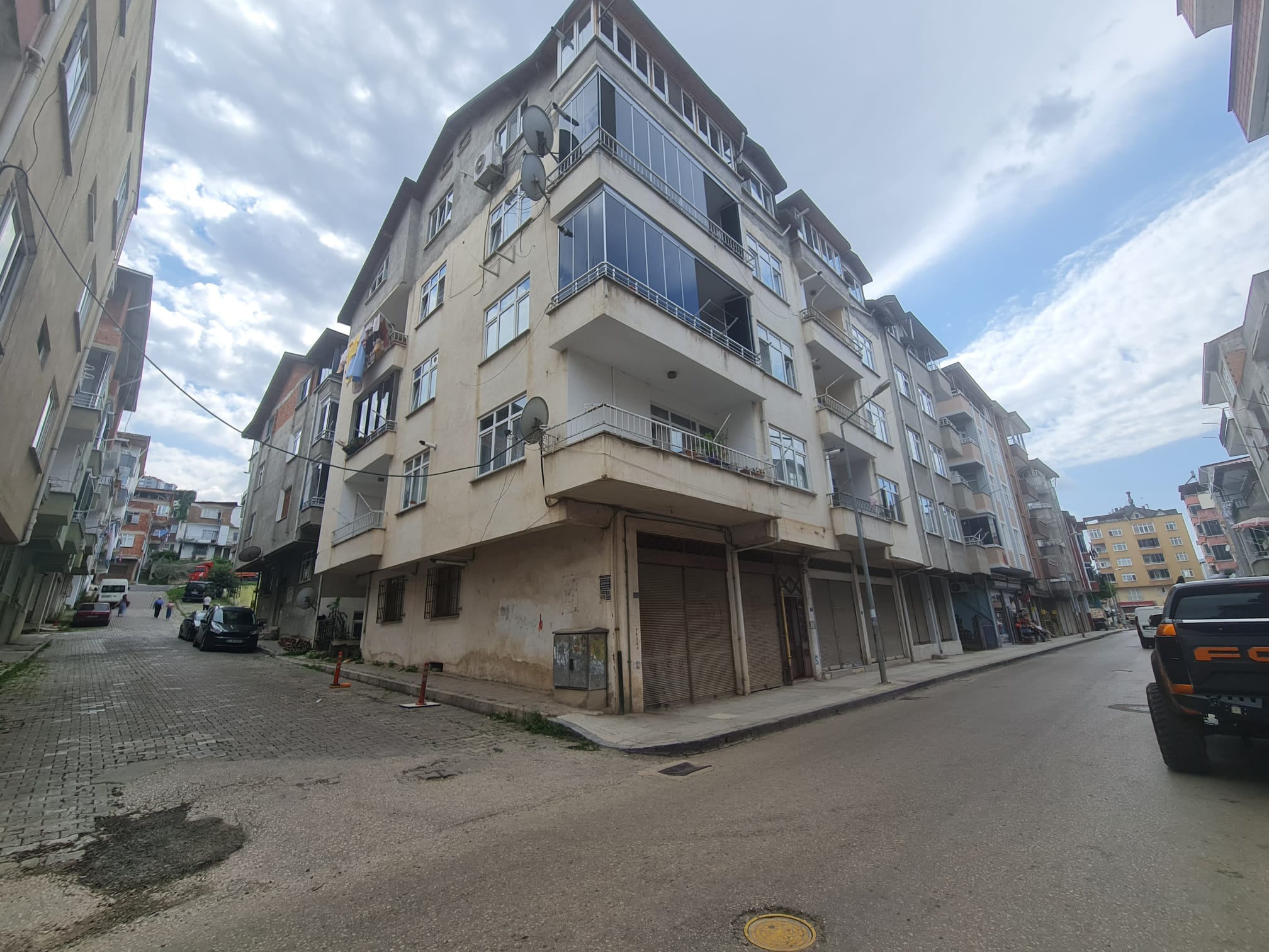 DUMLUPINAR'DA AYRI GİRİŞLİ DUBLEKS FIRSATI 4+2 AYRI MUTFAKLI