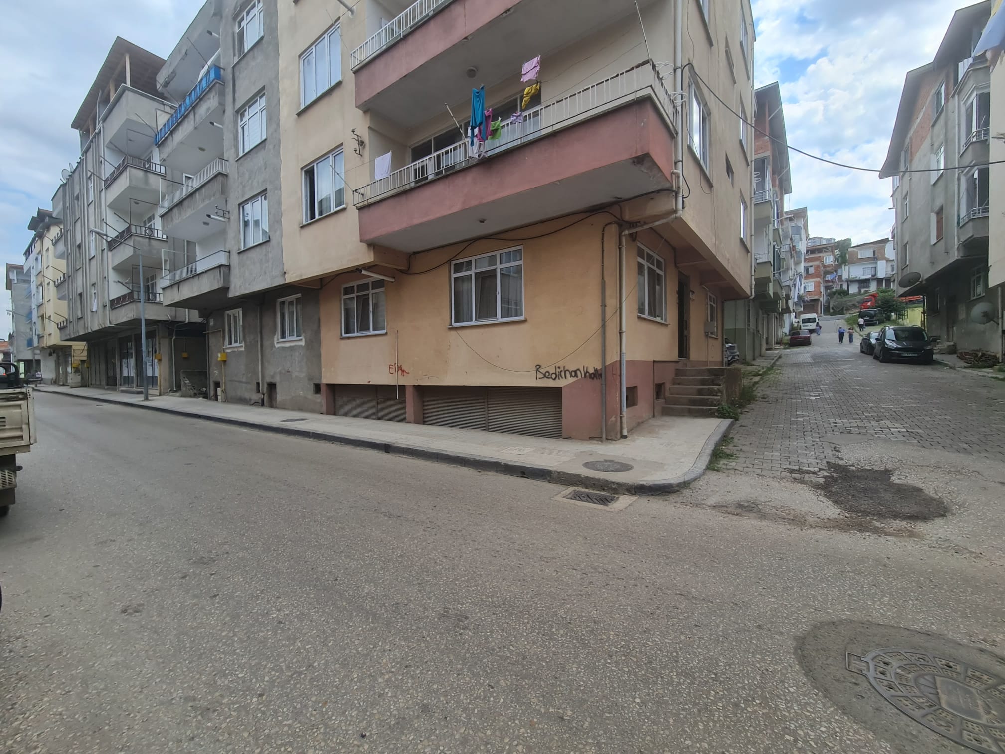 DUMLUPINAR'DA AYRI GİRİŞLİ DUBLEKS FIRSATI 4+2 AYRI MUTFAKLI