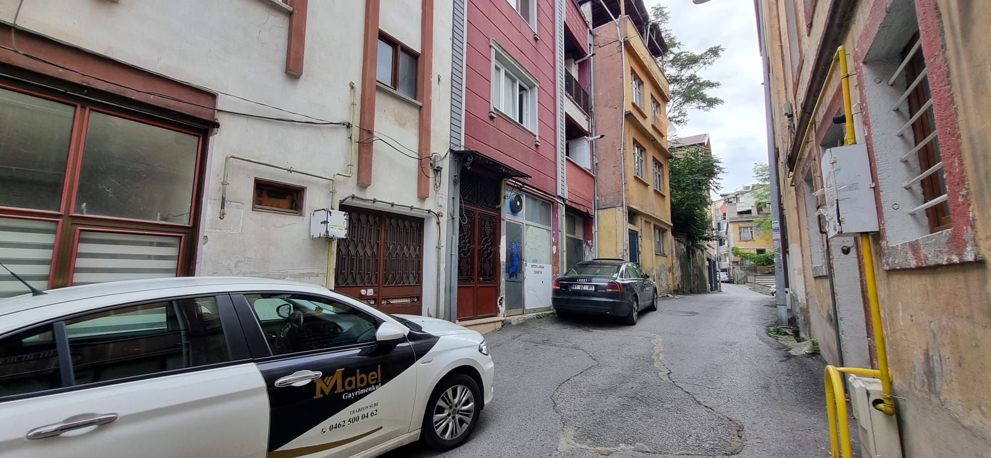 MABEL GAYRİMENKUL TAKSİM KARAKOLU ARKASI TEMİZ 3+1 DAİRE