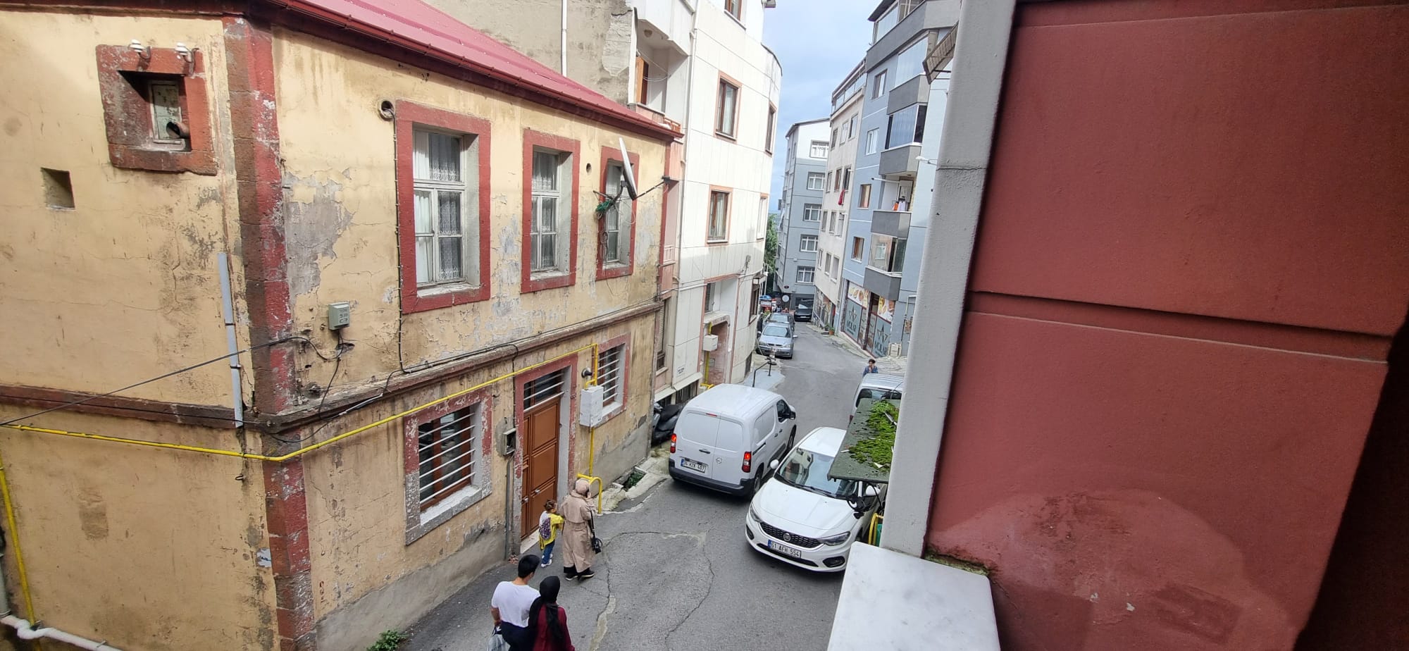 MABEL GAYRİMENKUL TAKSİM KARAKOLU ARKASI TEMİZ 3+1 DAİRE