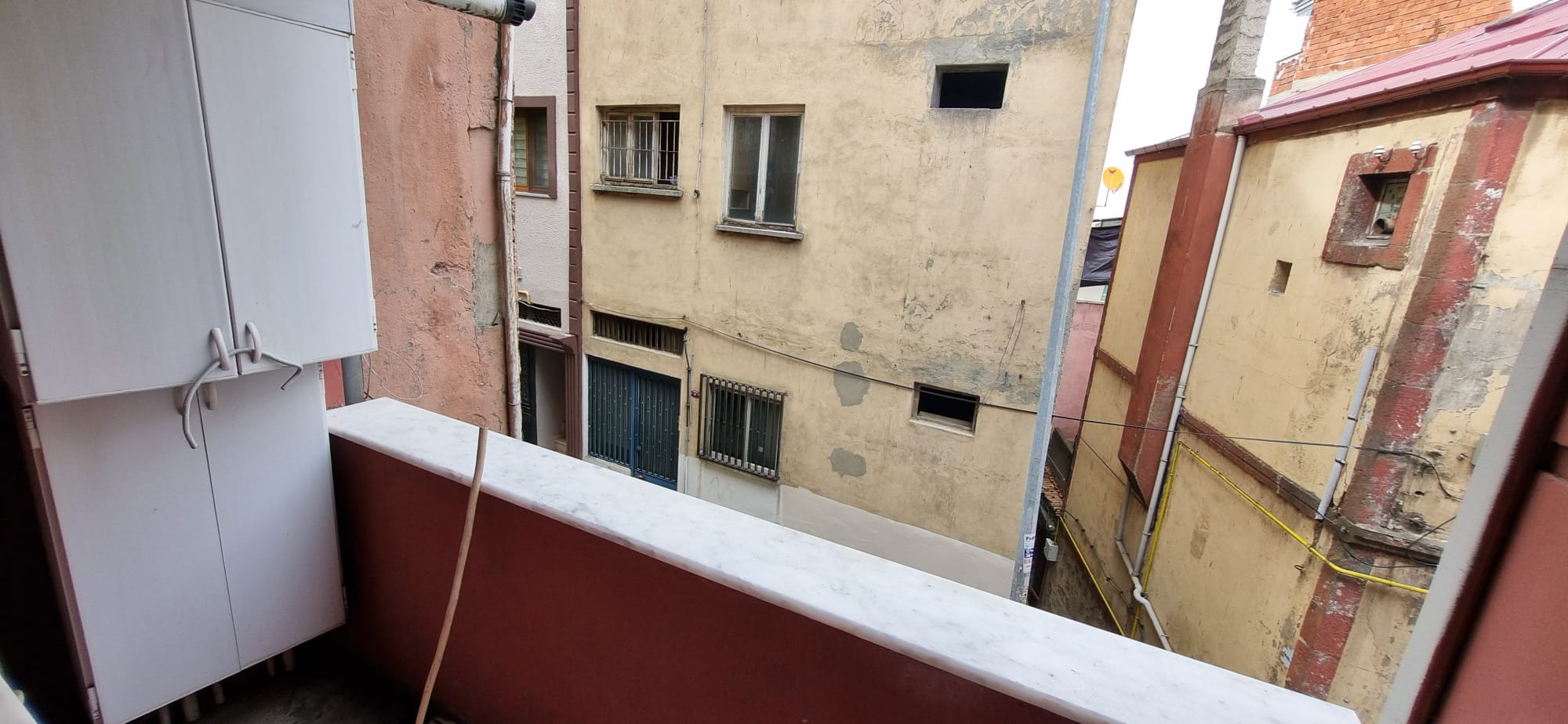 MABEL GAYRİMENKUL TAKSİM KARAKOLU ARKASI TEMİZ 3+1 DAİRE