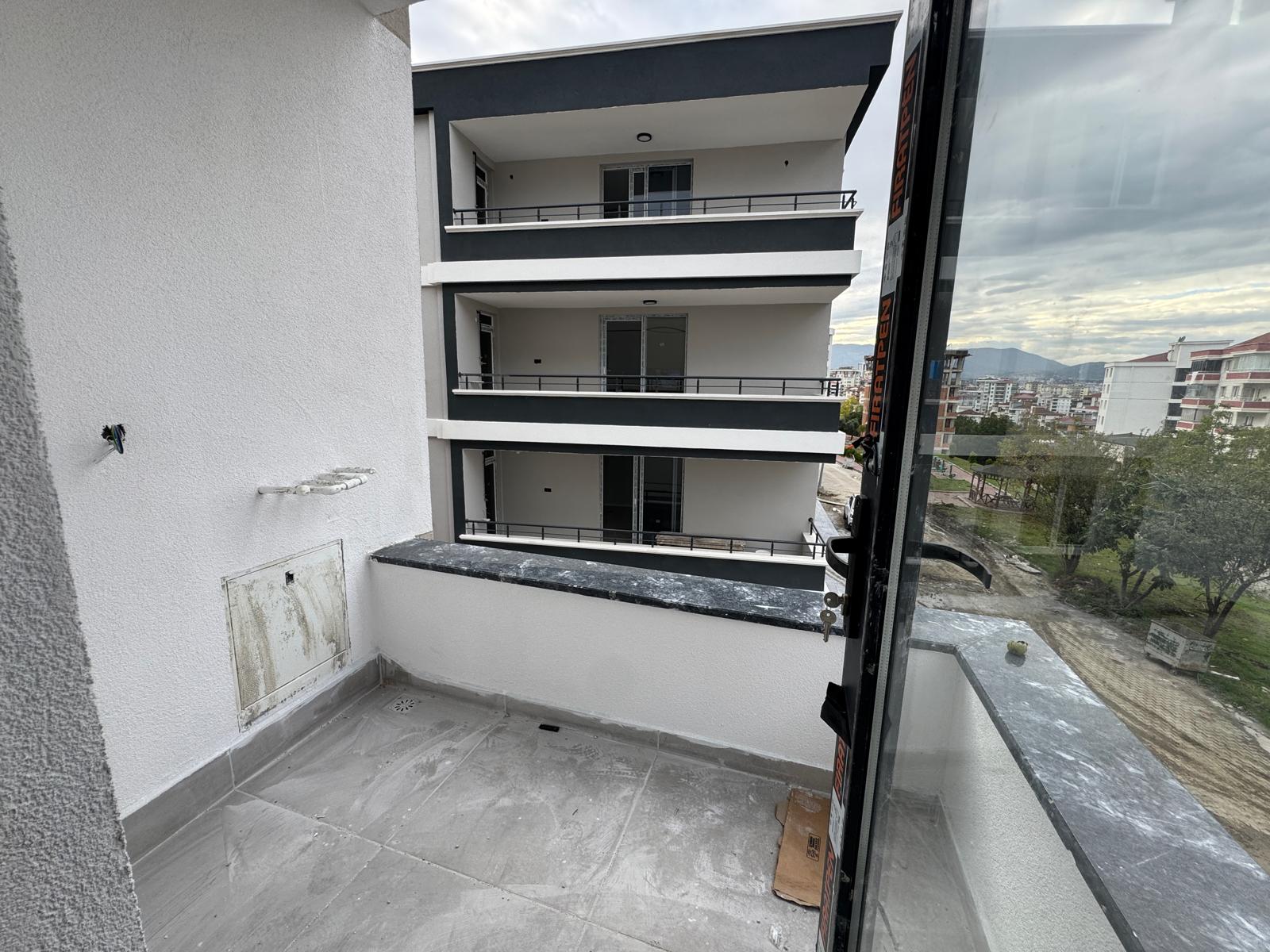 DENİZEVLERİDENİZEVLERİ TRAMVAYA 100 METRE