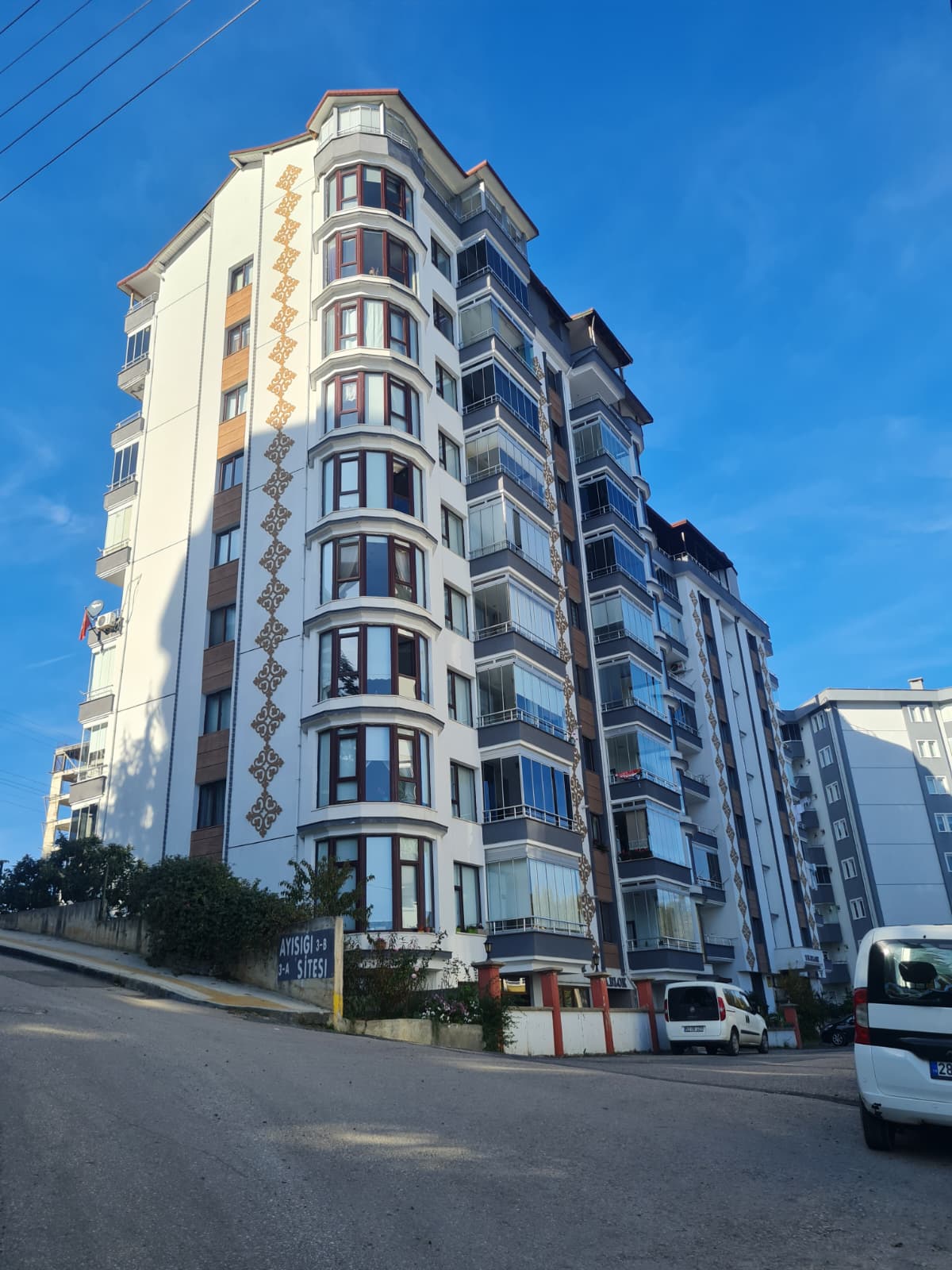 FATSA DOLUNAY ÇERKESLER TEPESİNE 1 DK. MESAFEDE DENİZ MANZARALI