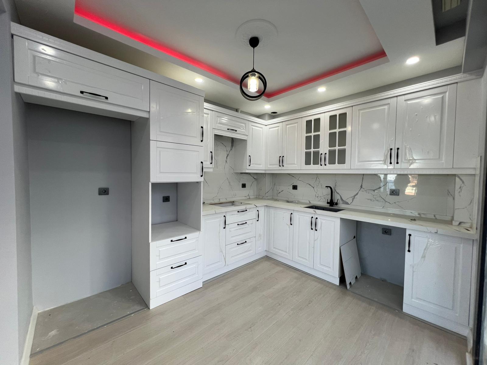 MABEL'DEN DOLUNAY MAH. MERKEZİ KONUMDA KOMPLE SATILIK BİNA