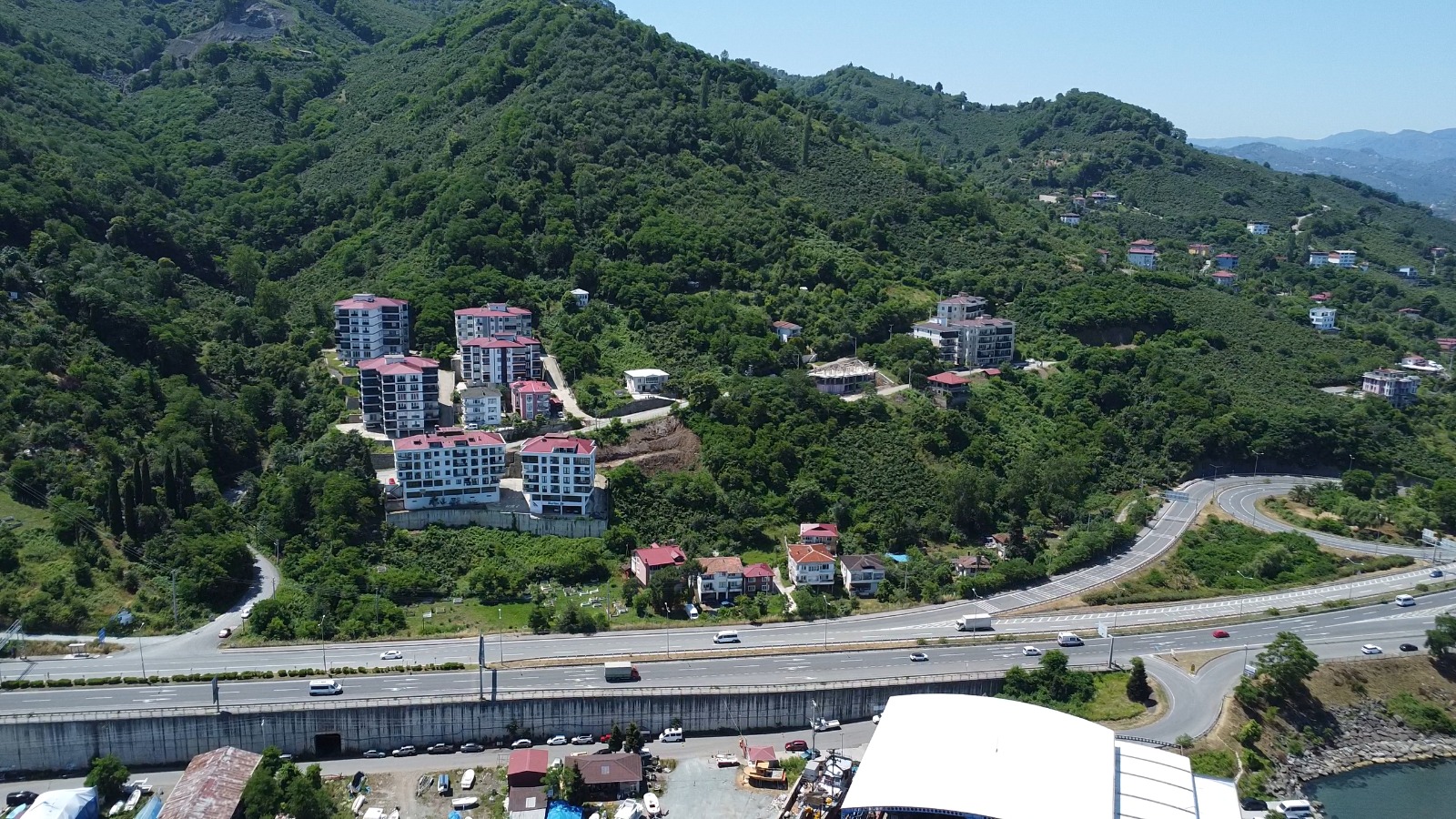 KUMBAŞINDA DENİZ MANZARALI KAT KARŞILIĞI ARSA