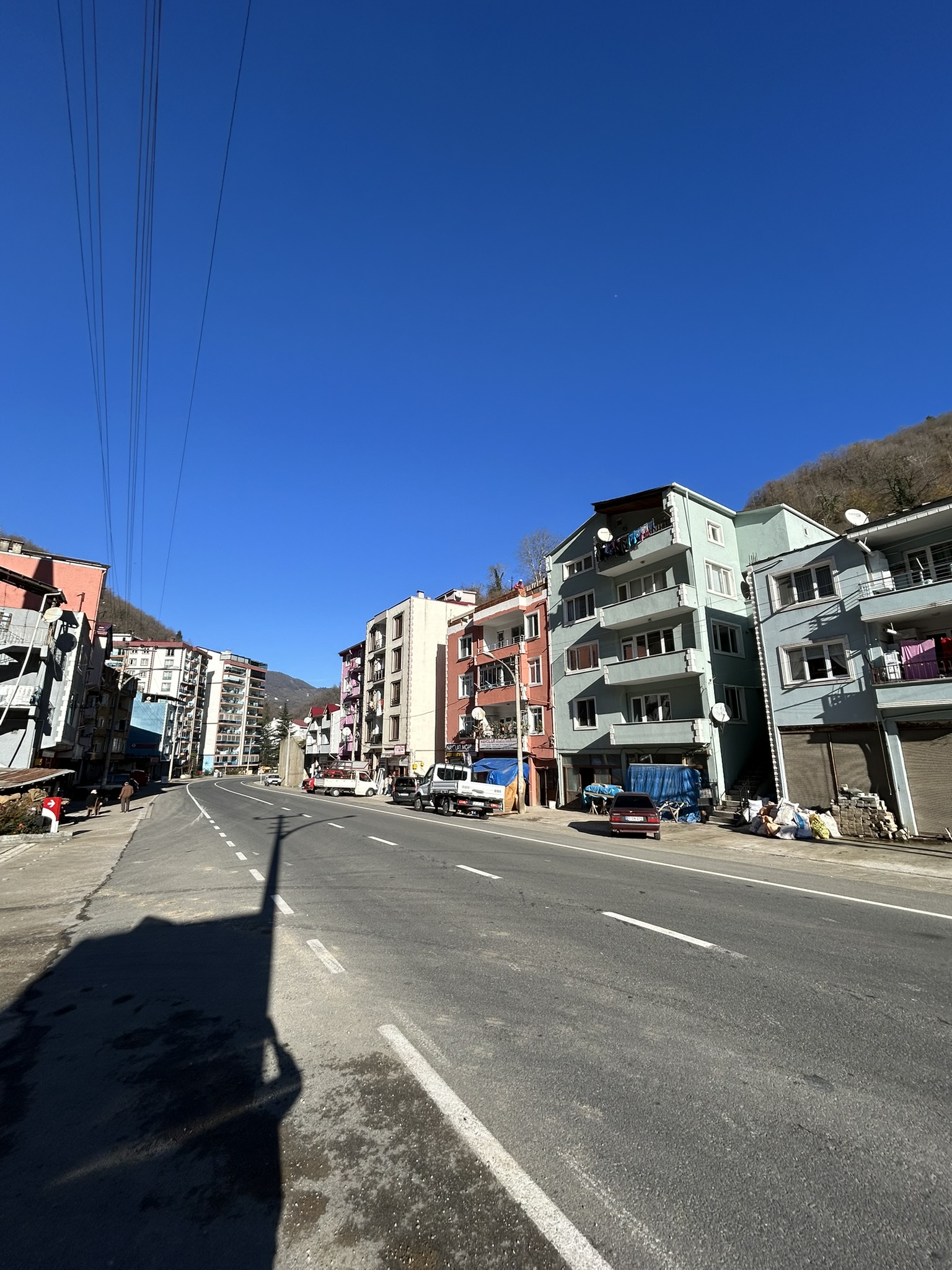 DERELİ KOMPLE SATILIK BİNA VE ARSASI