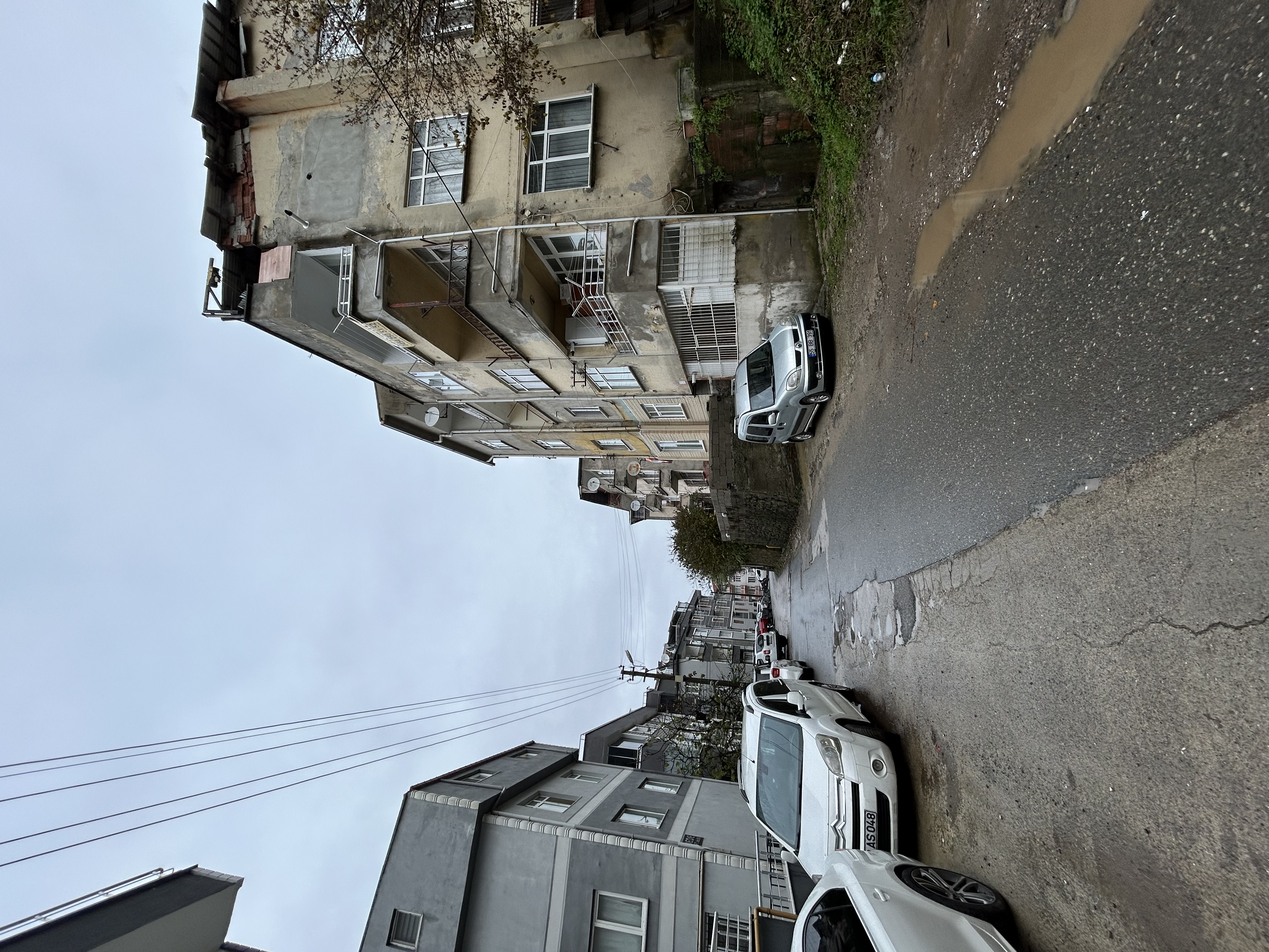 YÜZBAŞISUYU CAD. SATILIK 3+1 DAİRE