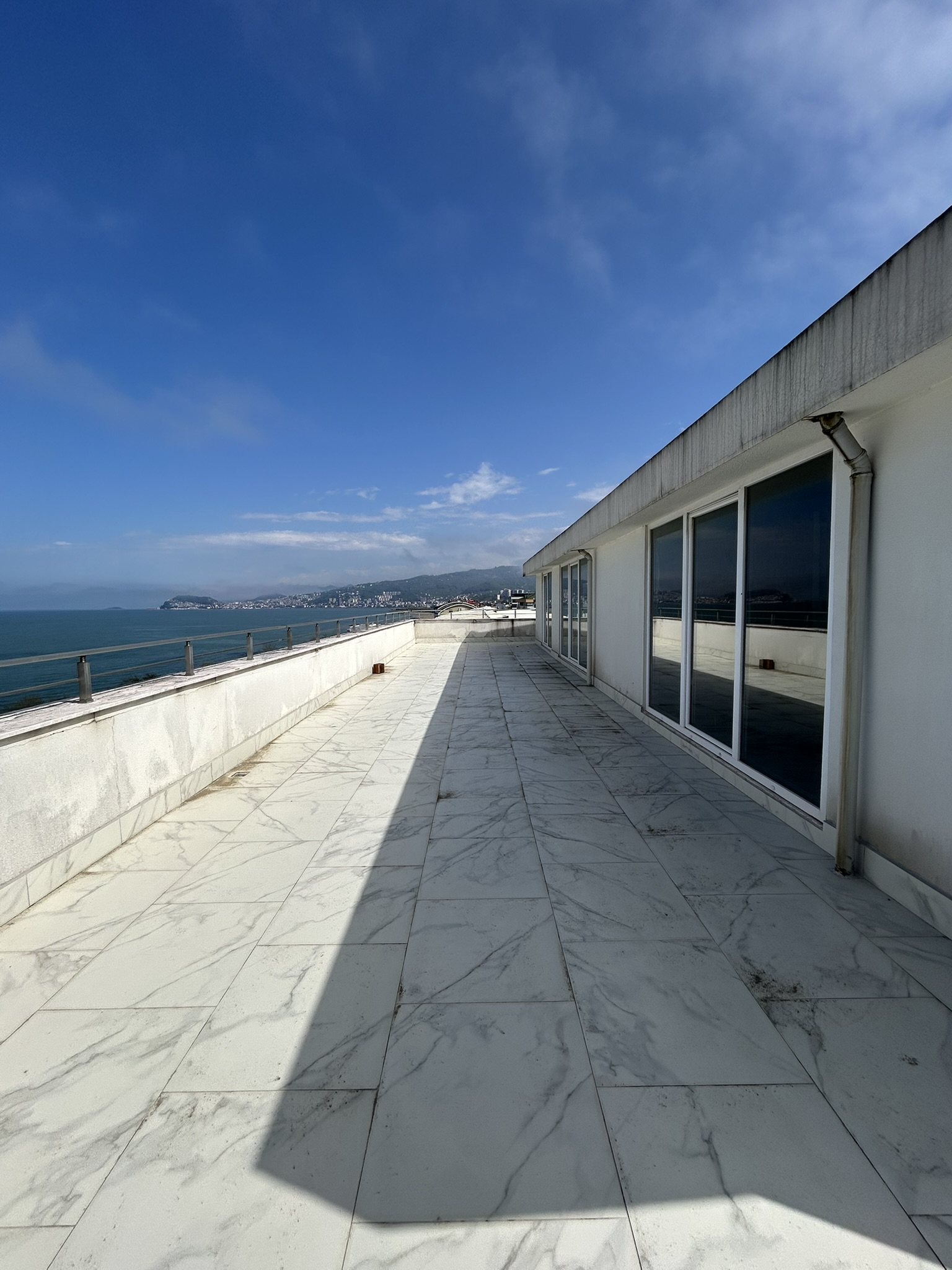 MABEL GAYRİMENKUL ERİKLİMAN MH. SİTE İÇİ DENİZ MANZARALI DAİRE