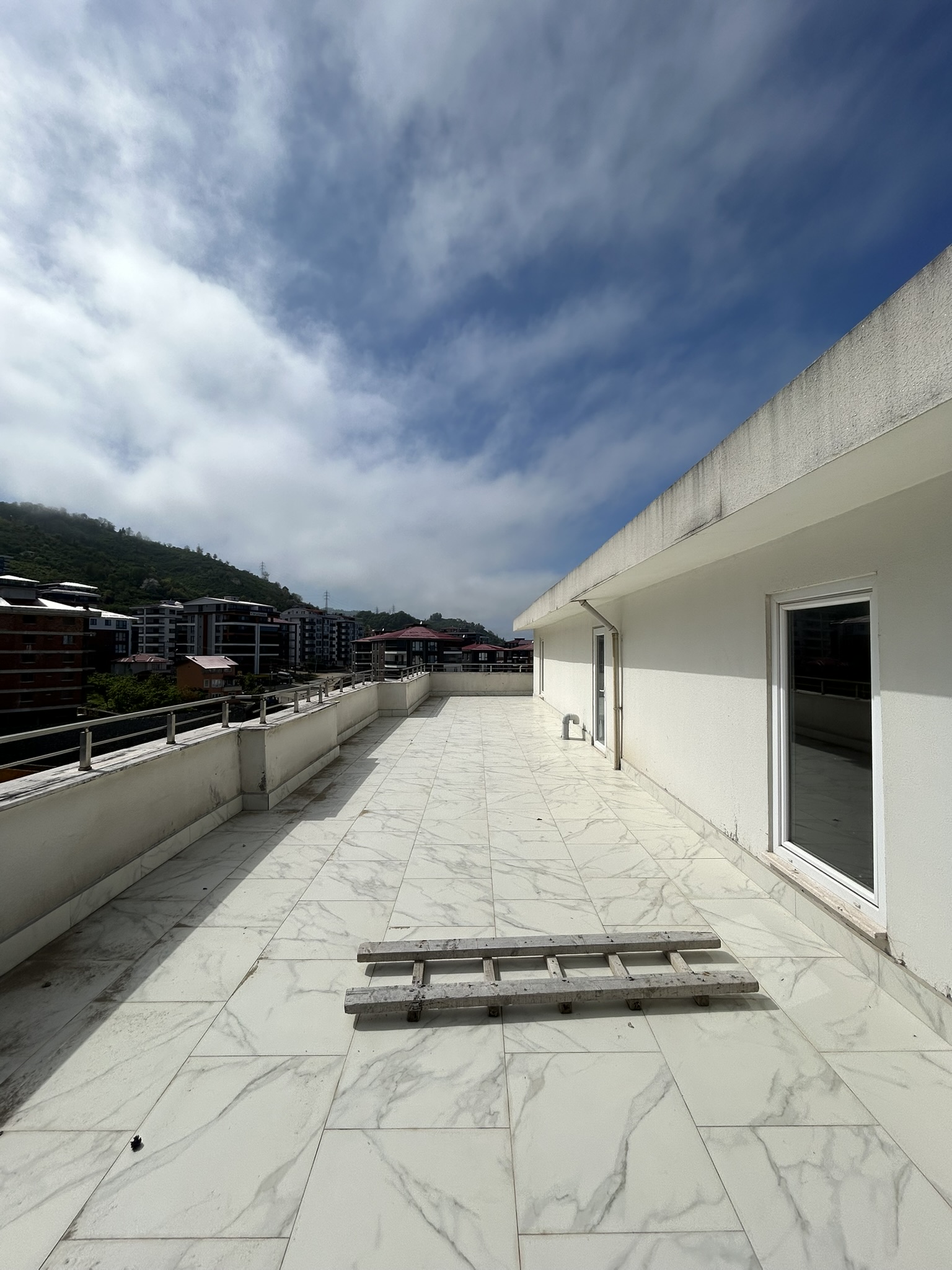 MABEL GAYRİMENKUL ERİKLİMAN MH. SİTE İÇİ DENİZ MANZARALI DAİRE