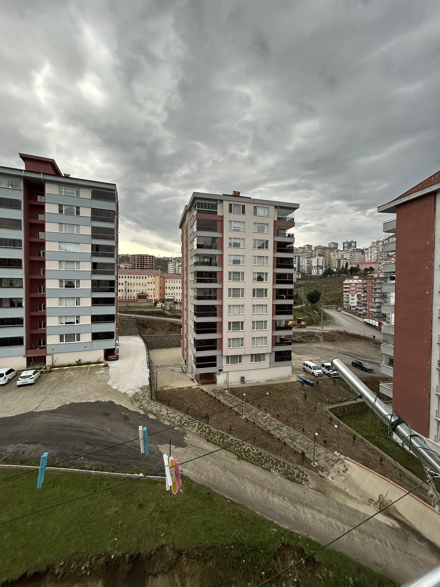 GEDİKKAYA KIR ÇİÇEĞİ SİTESİ KAT : 6