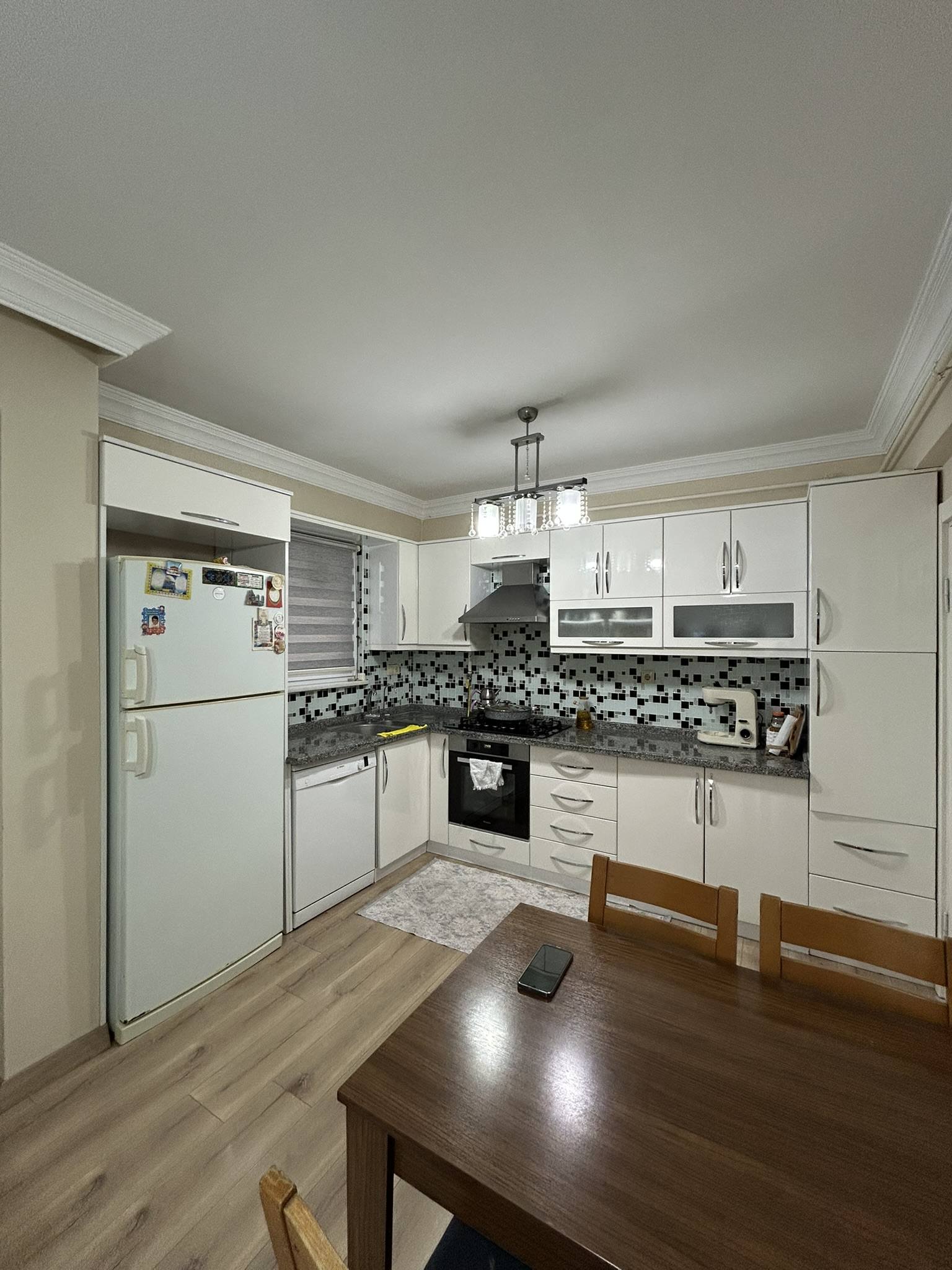 GEDİKKAYA KIR ÇİÇEĞİ SİTESİ KAT : 6