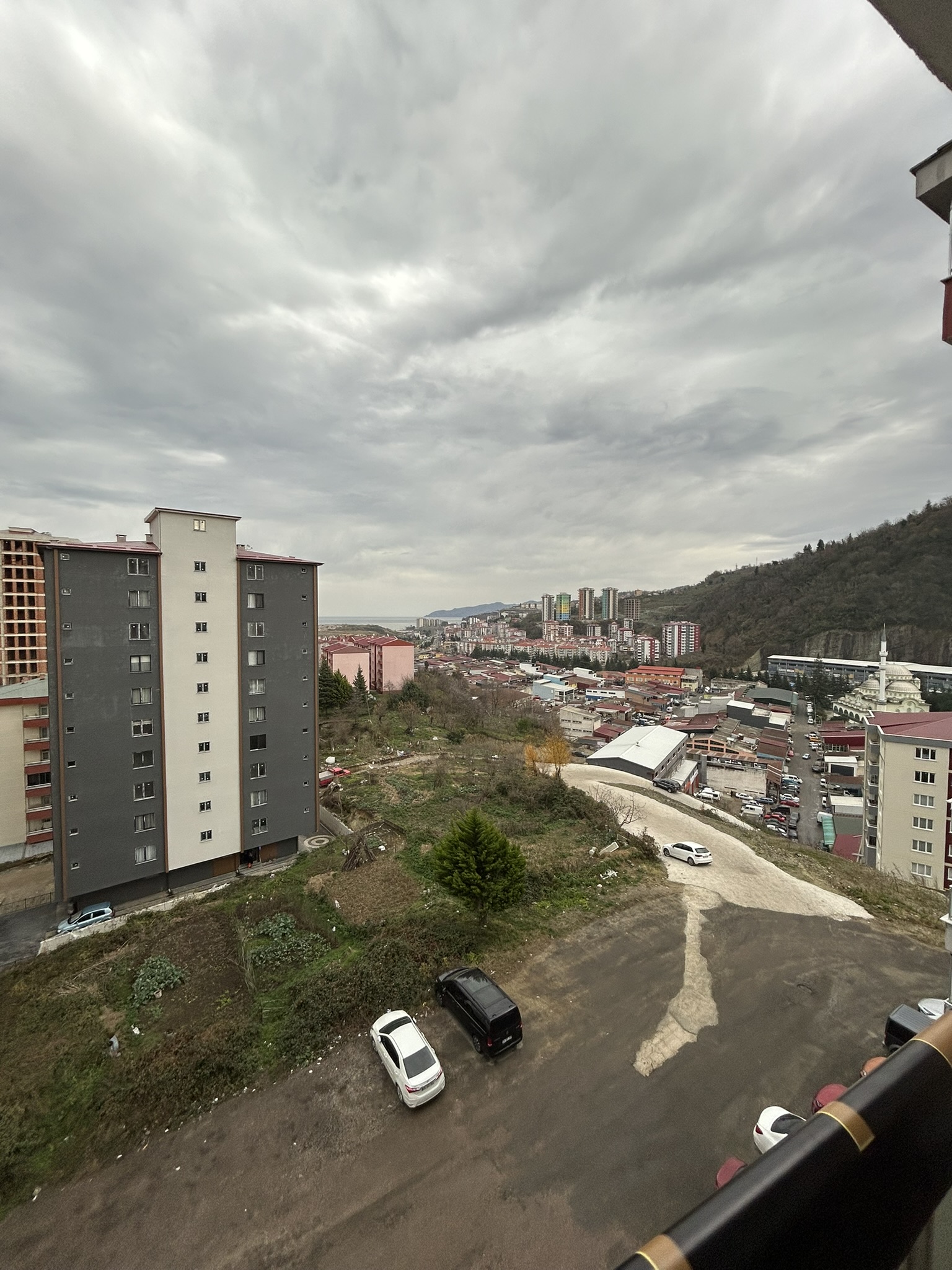 GEDİKKAYA KIR ÇİÇEĞİ SİTESİ KAT : 6