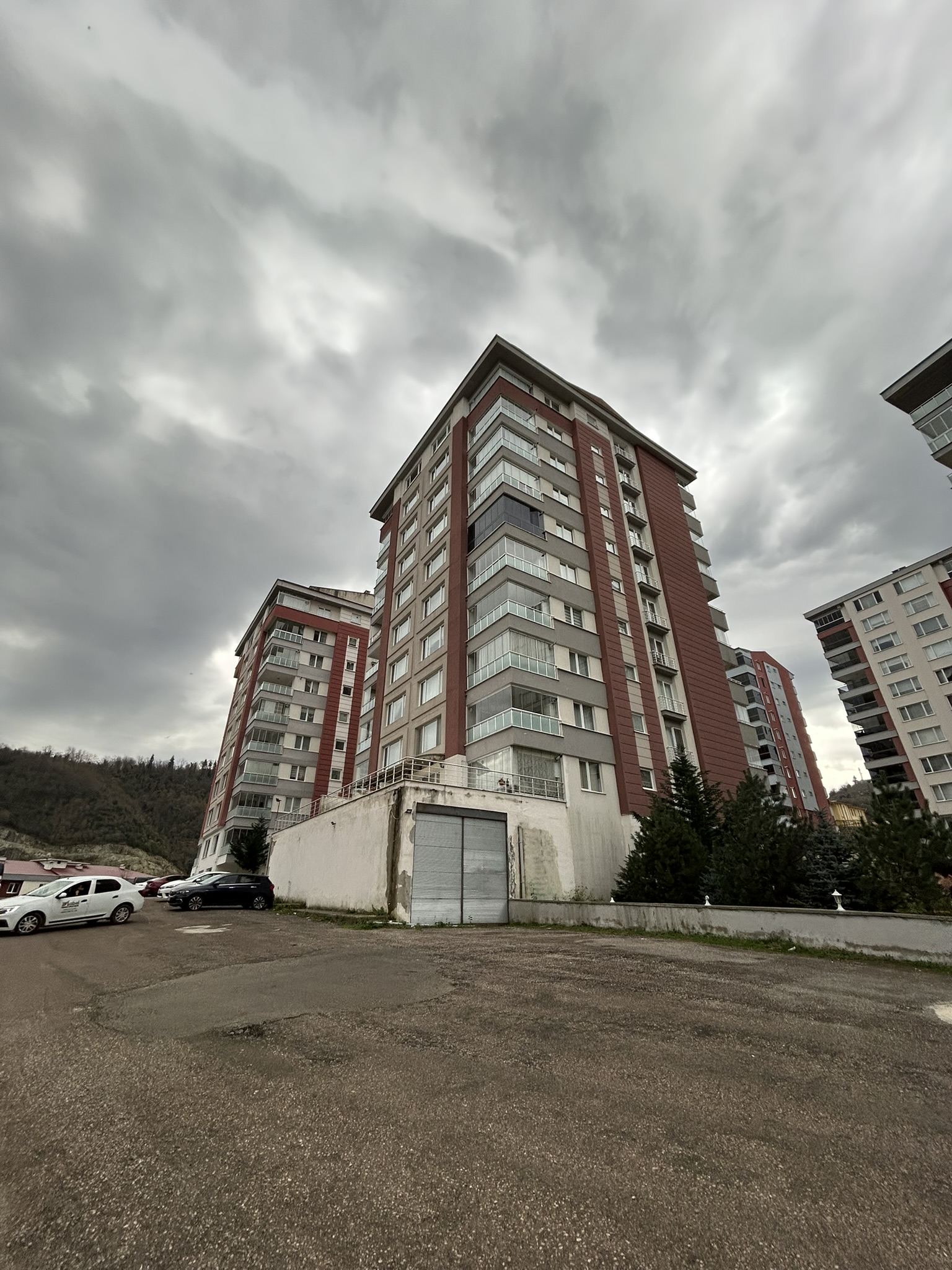 GEDİKKAYA KIR ÇİÇEĞİ SİTESİ KAT : 6