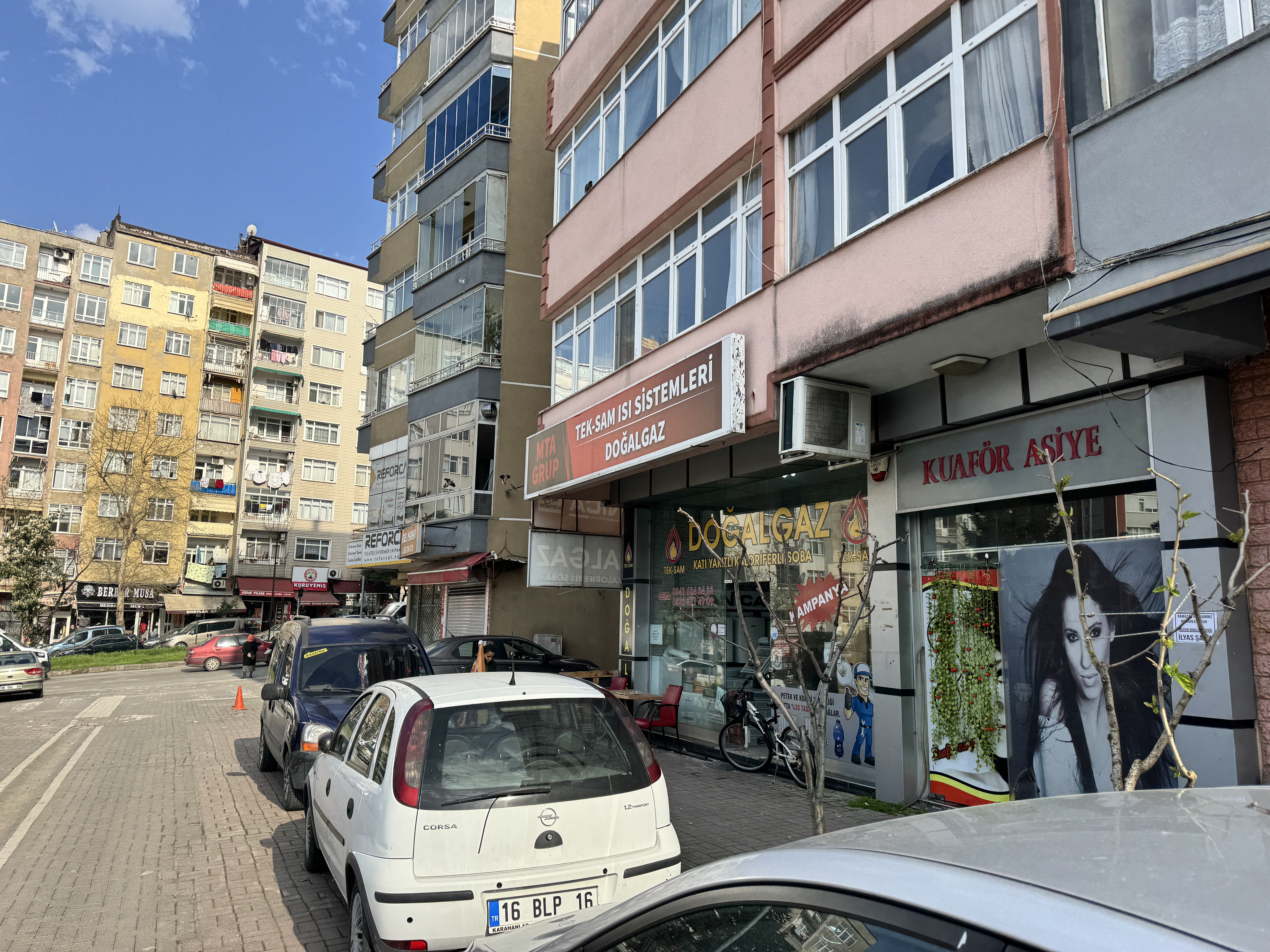 MABEL SAMSUN'DAN 100.YIL BULVARINA CEPHE SATILIK DÜKKAN