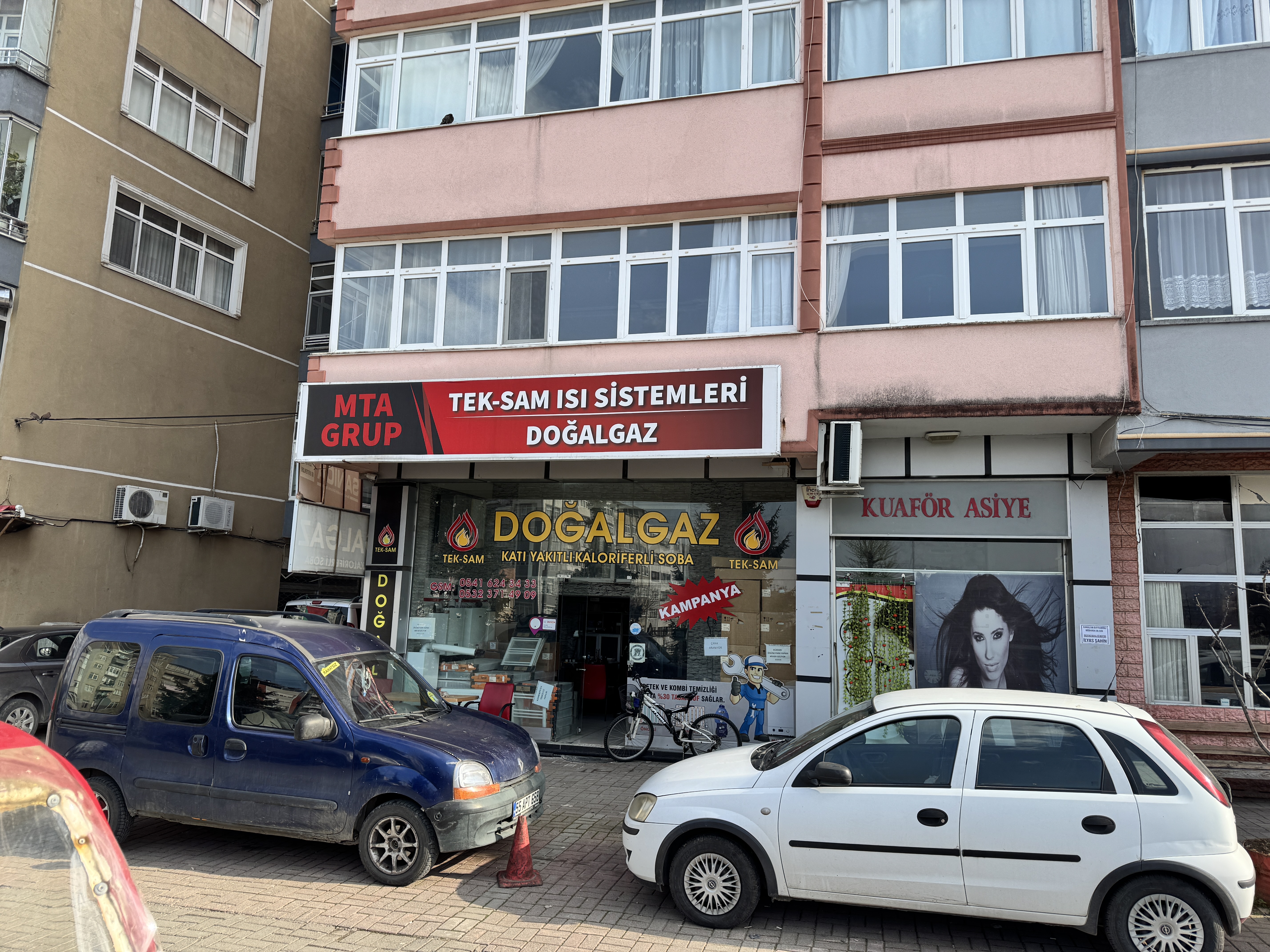 MABEL SAMSUN'DAN 100.YIL BULVARINA CEPHE SATILIK DÜKKAN