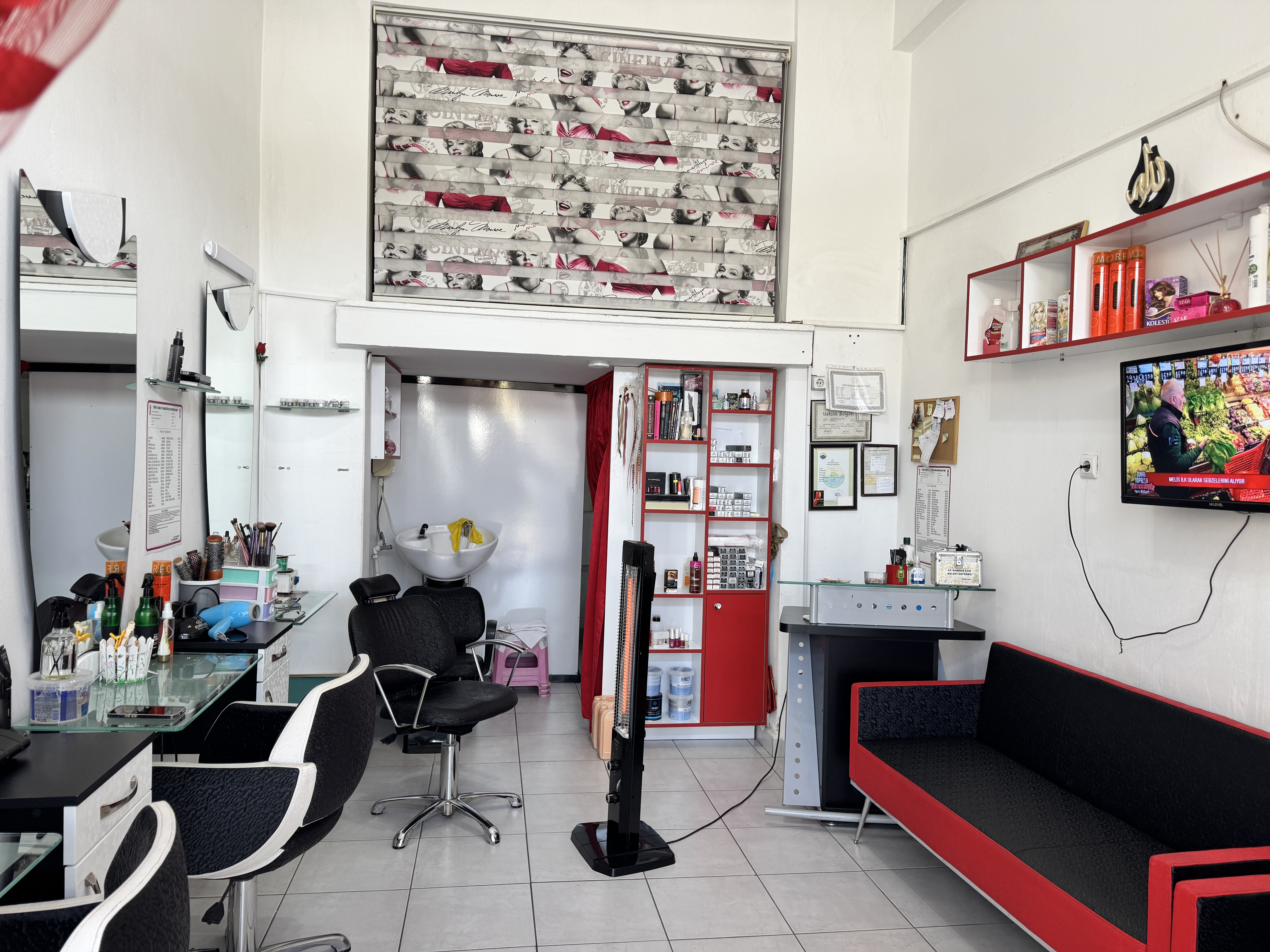 MABEL SAMSUN'DAN 100.YIL BULVARINA CEPHE SATILIK DÜKKAN