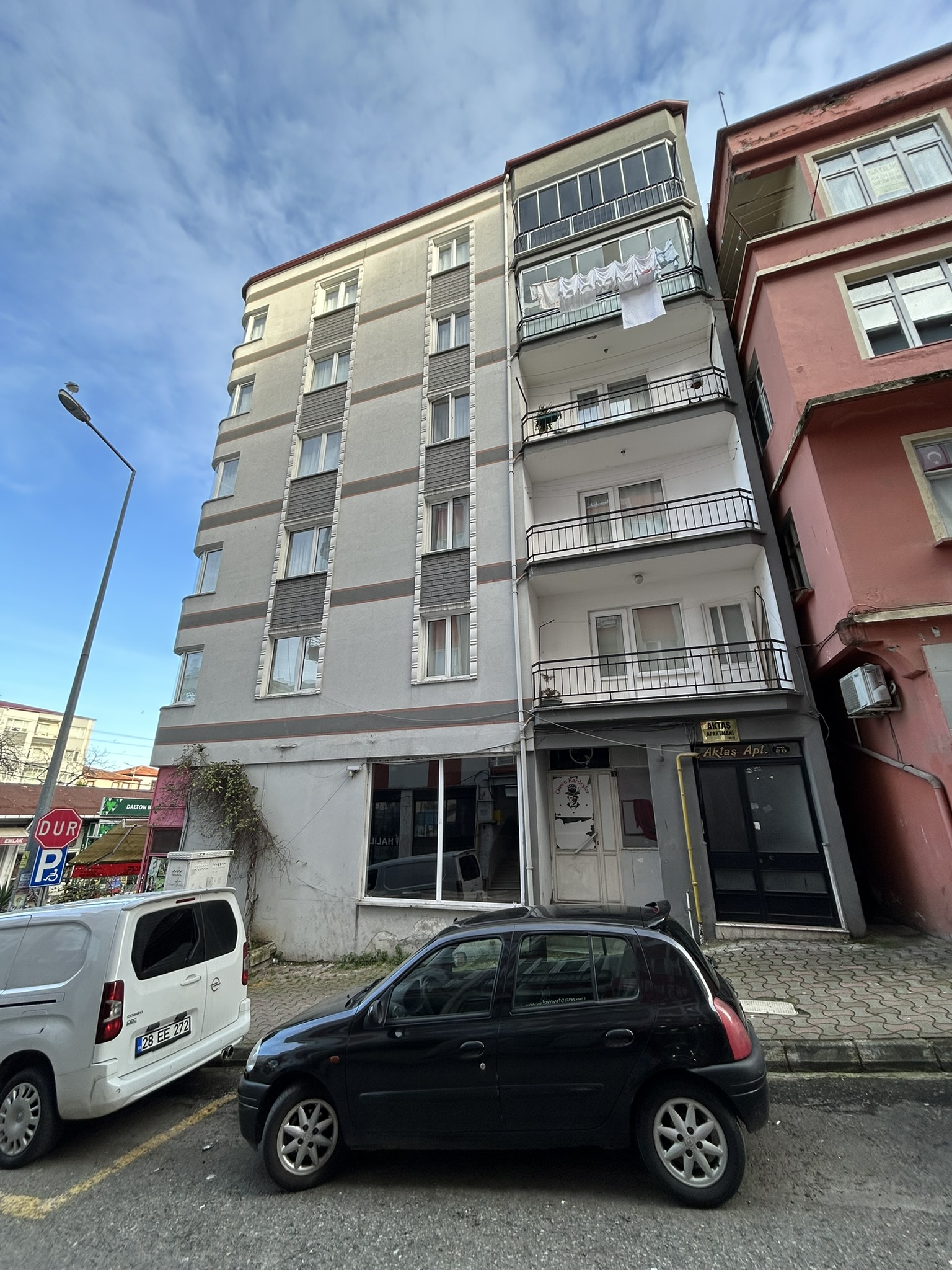 SOKAKBAŞI SATILIK DÜKKAN