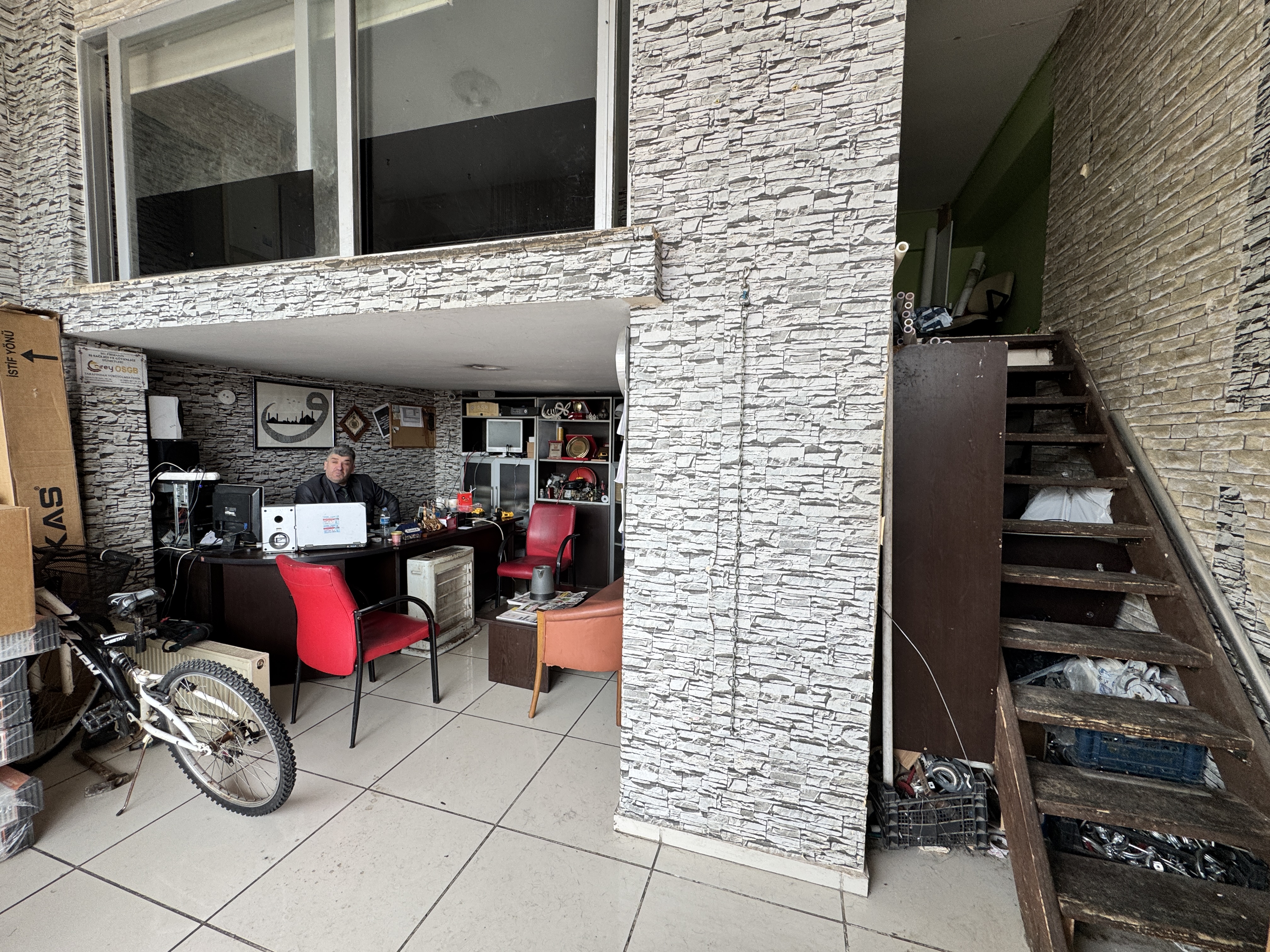 MABEL SAMSUN'DAN 100.YIL BULVARINA CEPHE SATILIK DÜKKAN