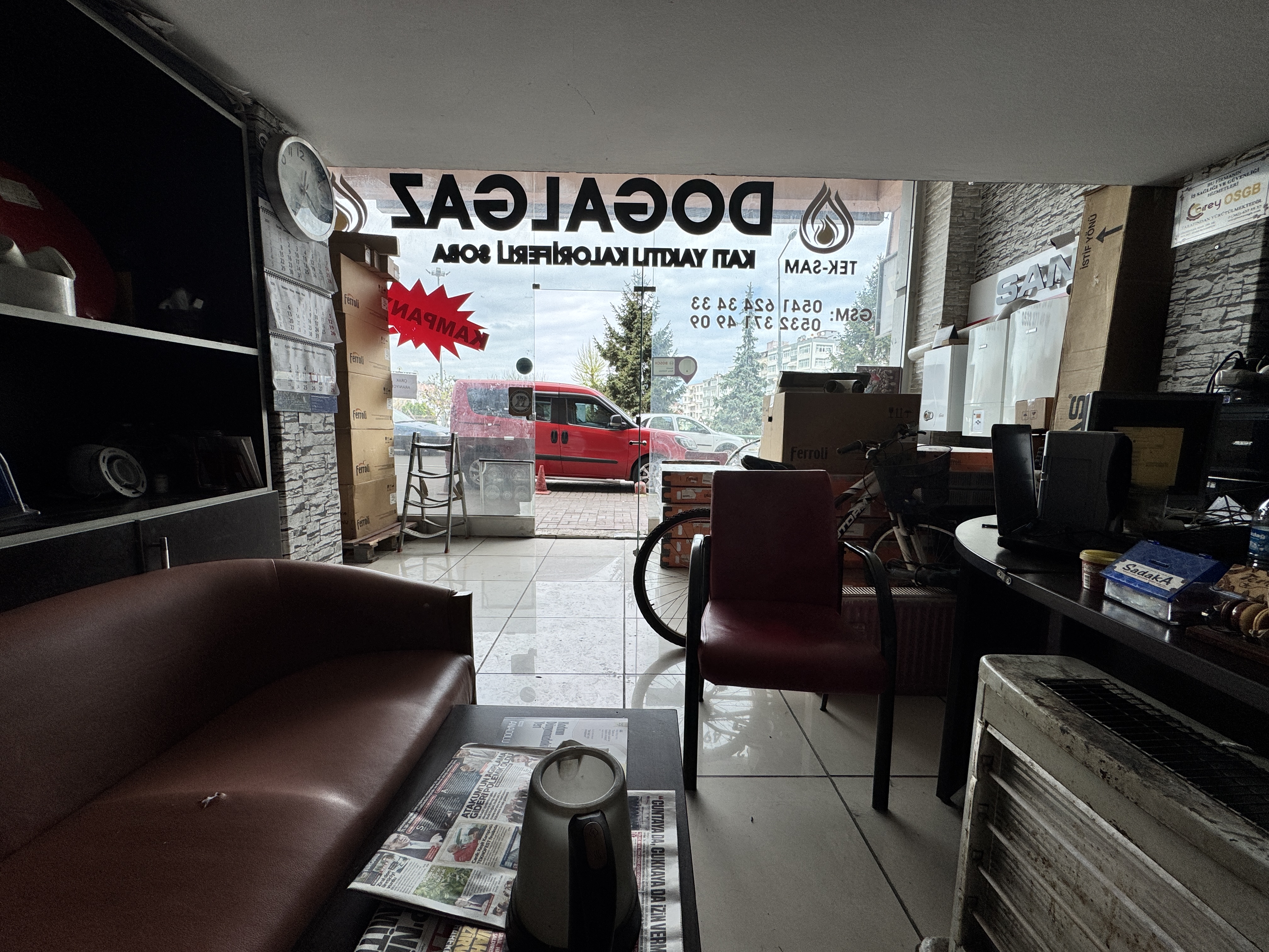 MABEL SAMSUN'DAN 100.YIL BULVARINA CEPHE SATILIK DÜKKAN