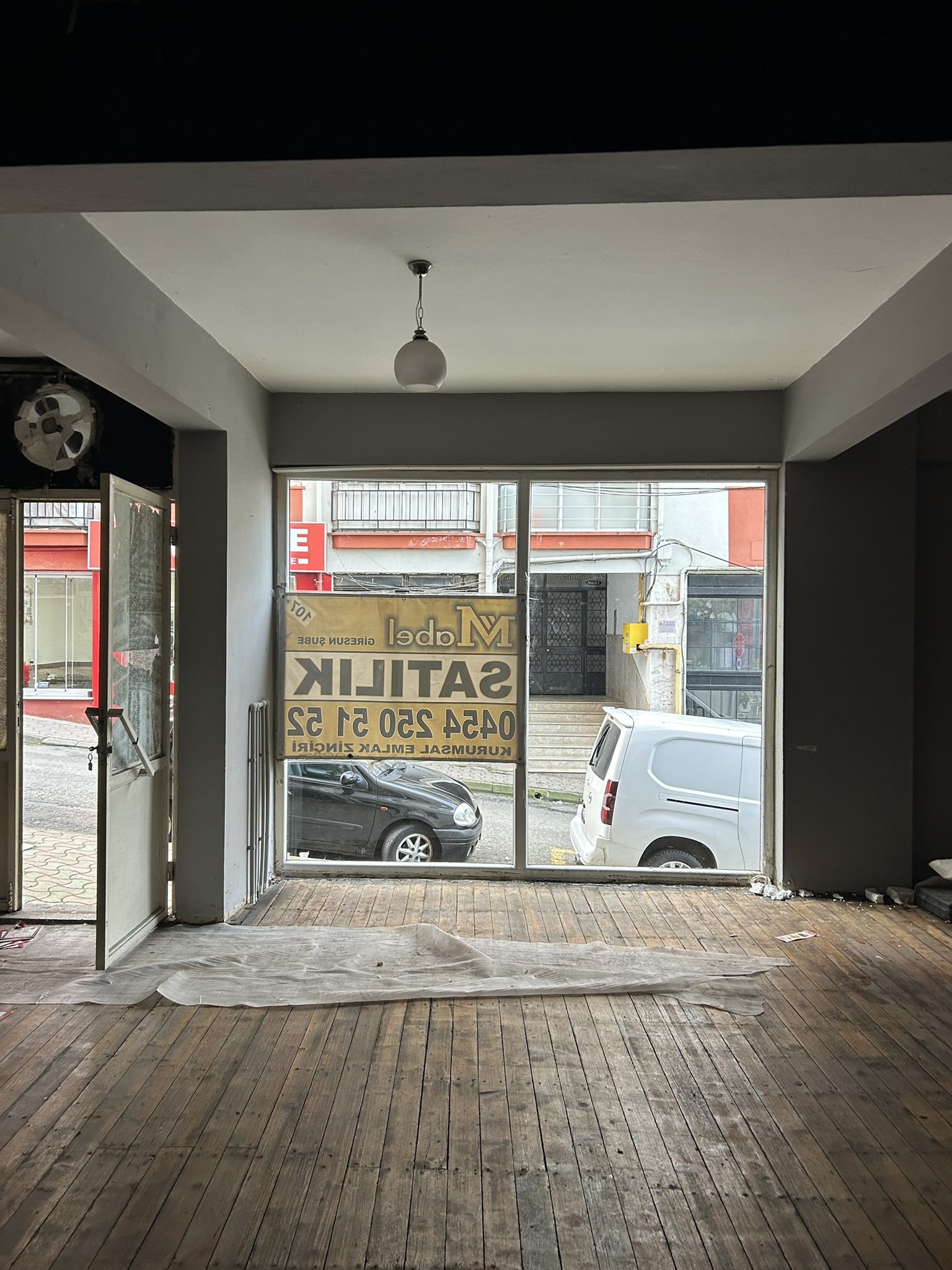 SOKAKBAŞI SATILIK DÜKKAN