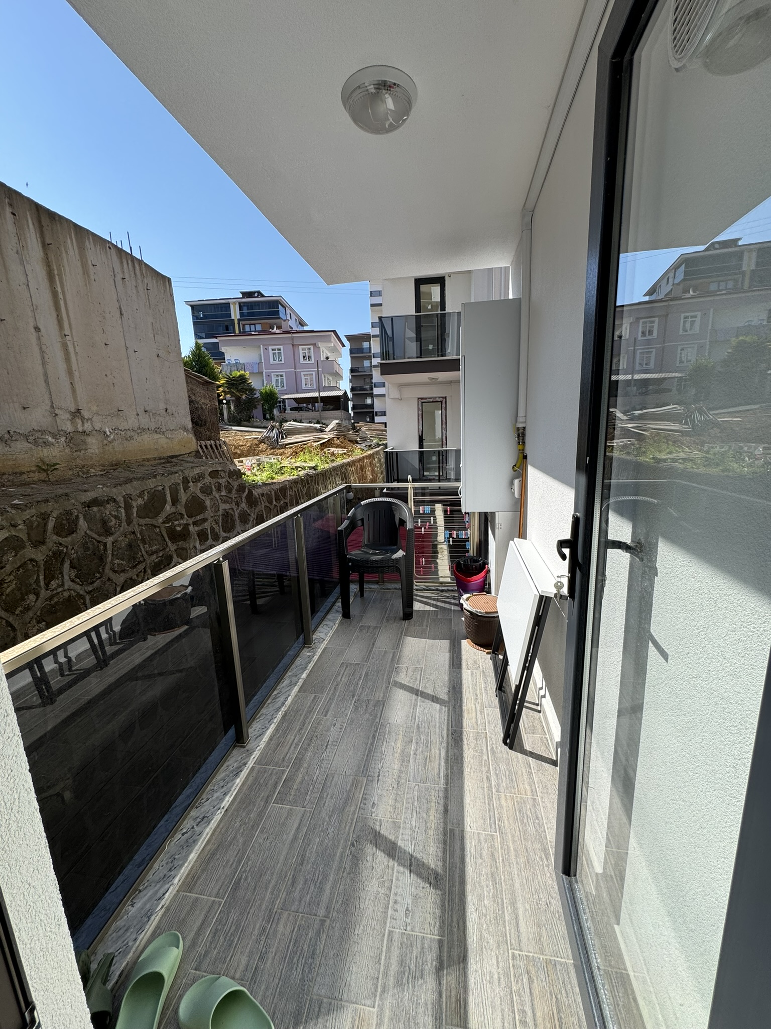 ERİKLİMAN BOMONTİ KONUTLARINDA 1+1 EŞYALI   KİRALIK DAİRE