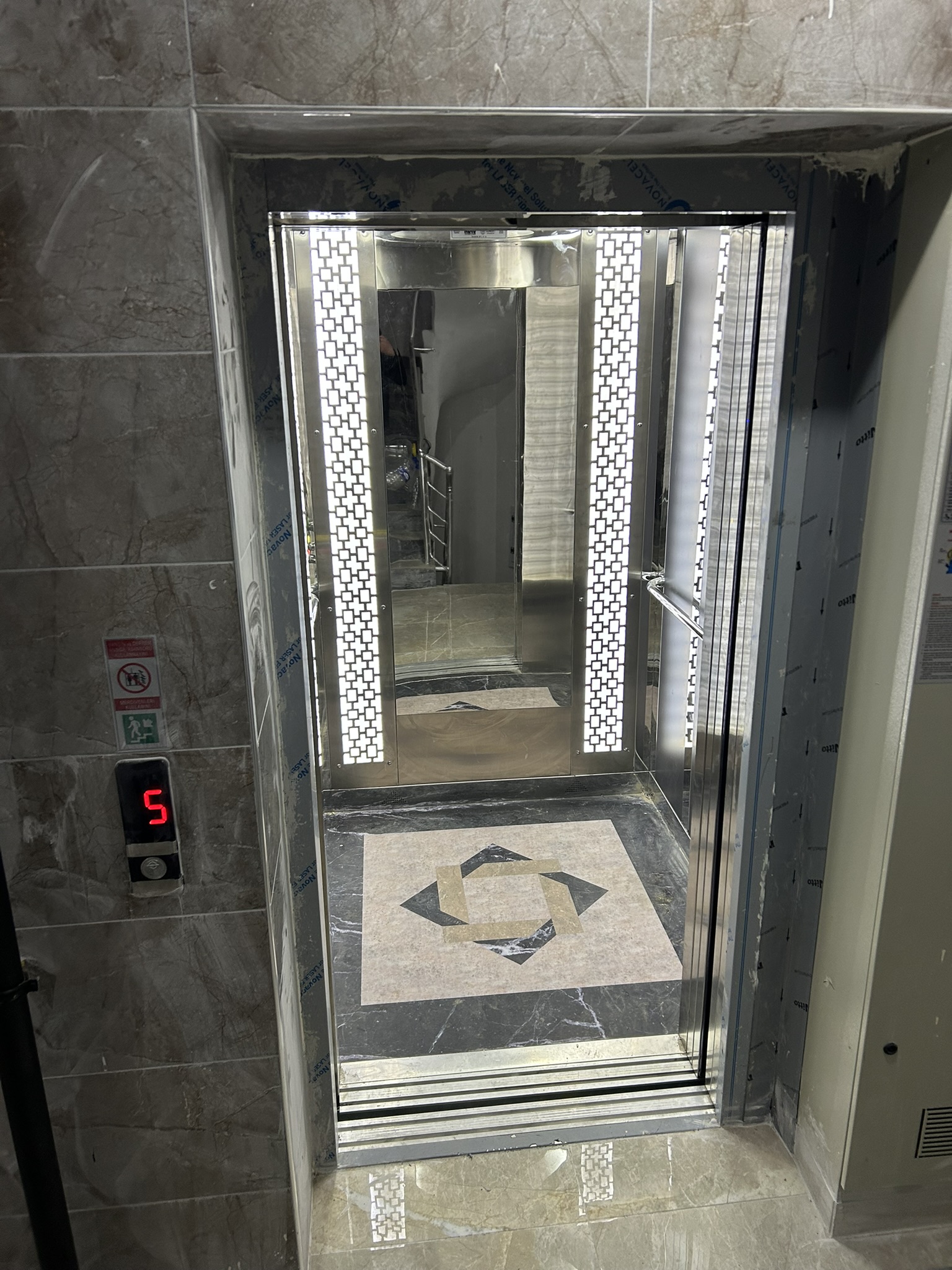 AKSU MAH HASTANESİ KARŞISI 1+1 KİRALIK