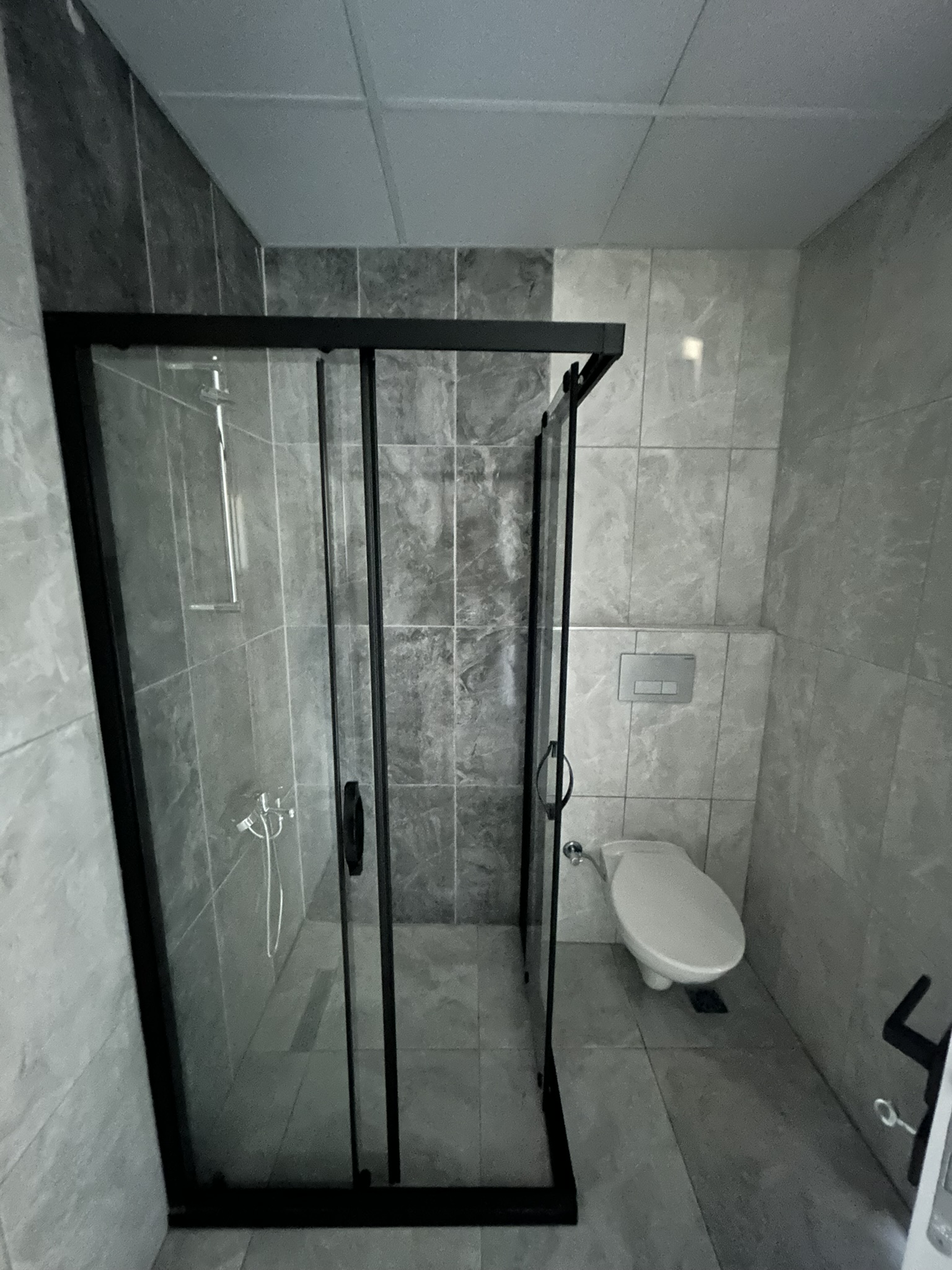 AKSU MAH HASTANESİ KARŞISI 1+1 KİRALIK