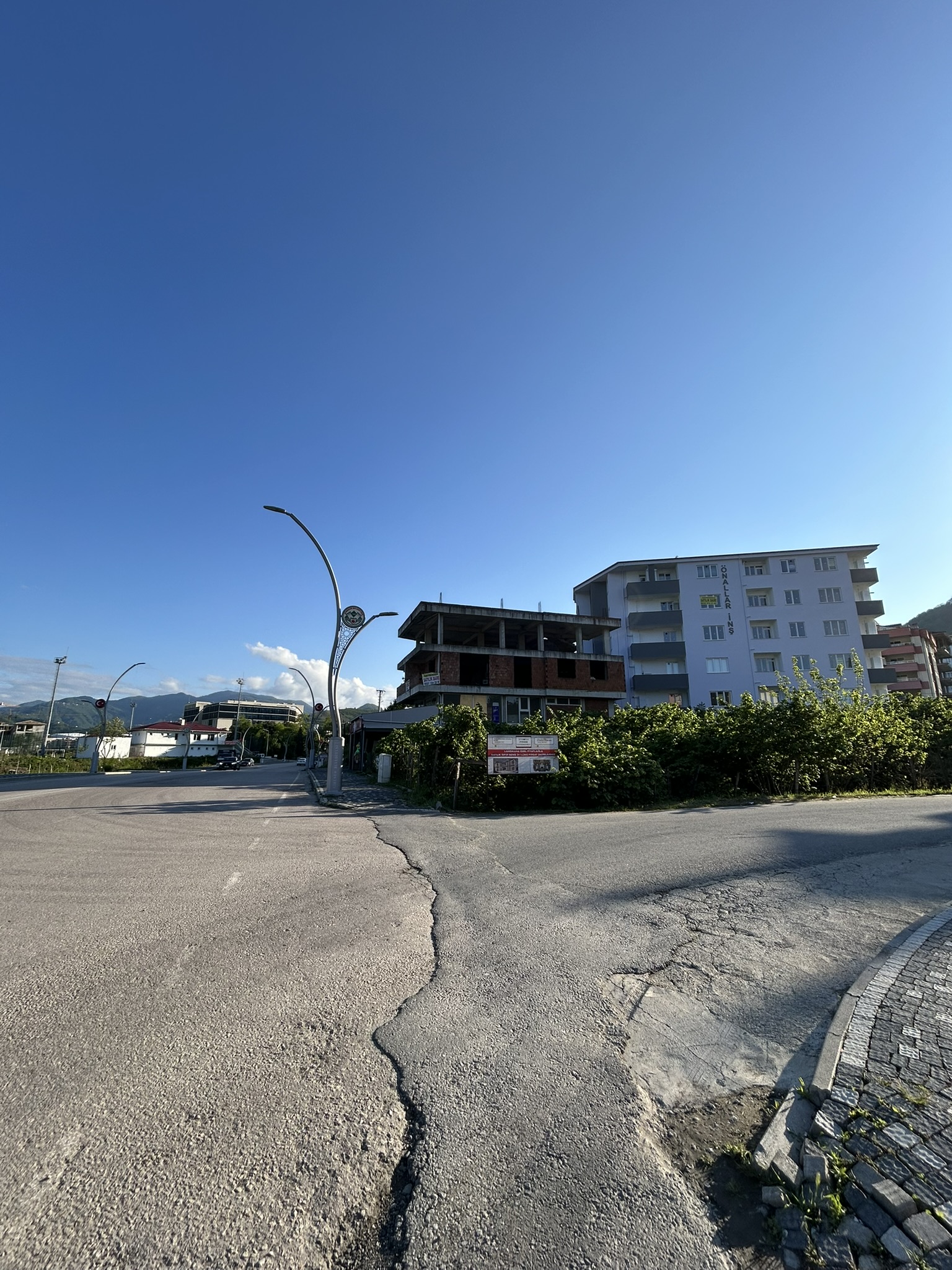 AKSU MAH HASTANESİ KARŞISI 1+1 KİRALIK