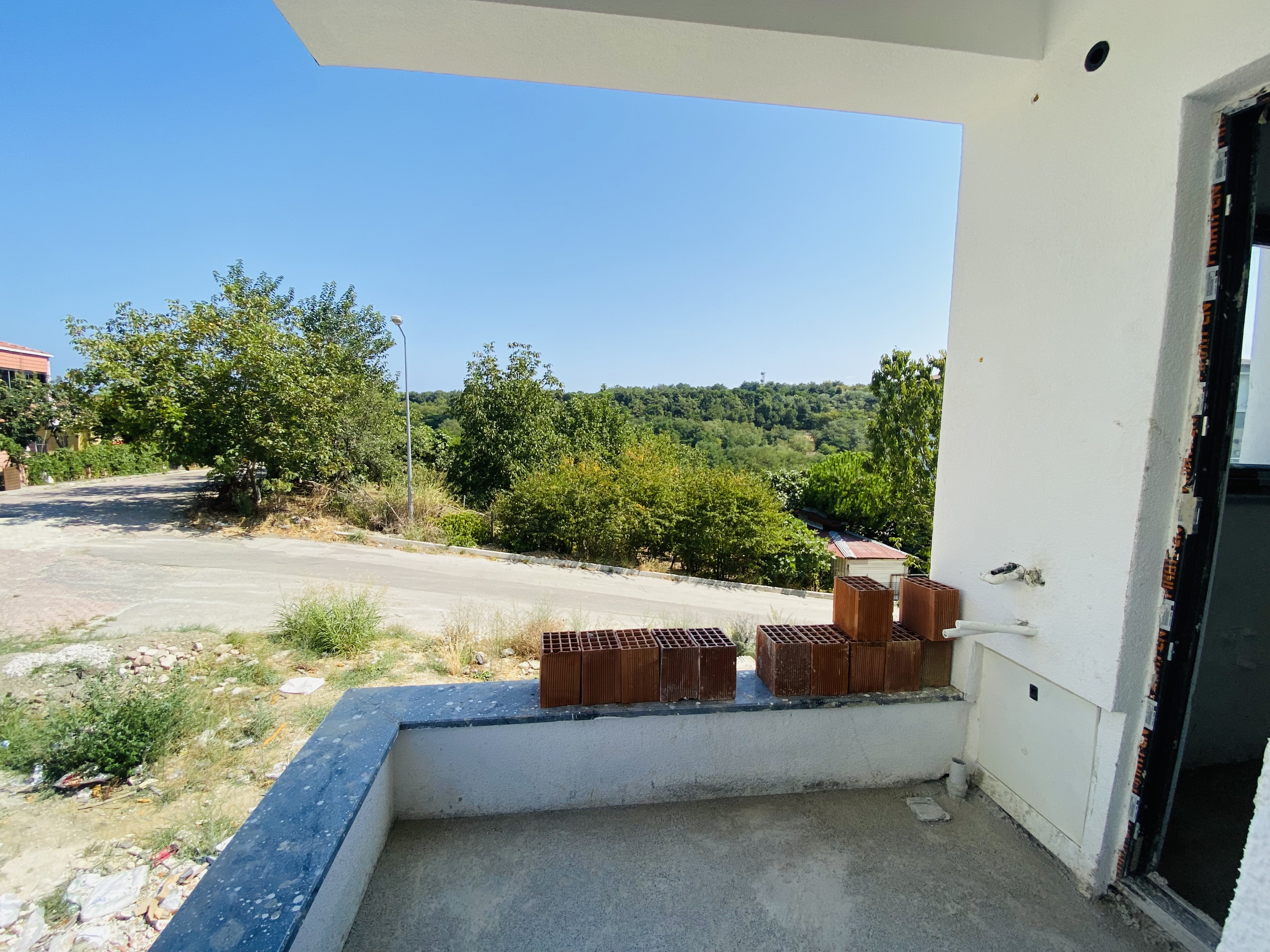 IHLAMUR CAFE YANINDA EŞYALI SIFIR KİRALIK 1+1 DAİRE