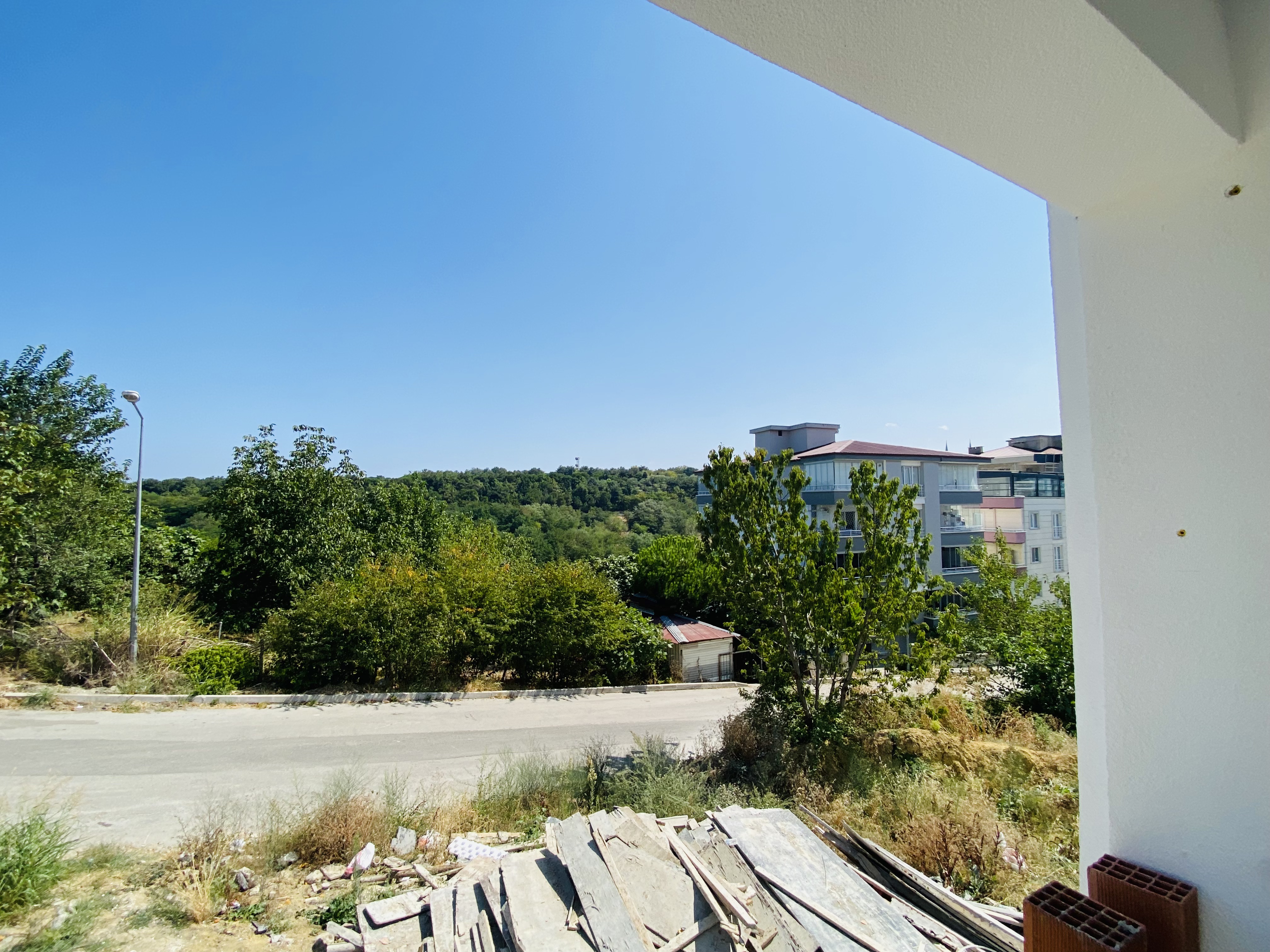 IHLAMUR CAFE YANINDA EŞYALI SIFIR KİRALIK 1+1 DAİRE